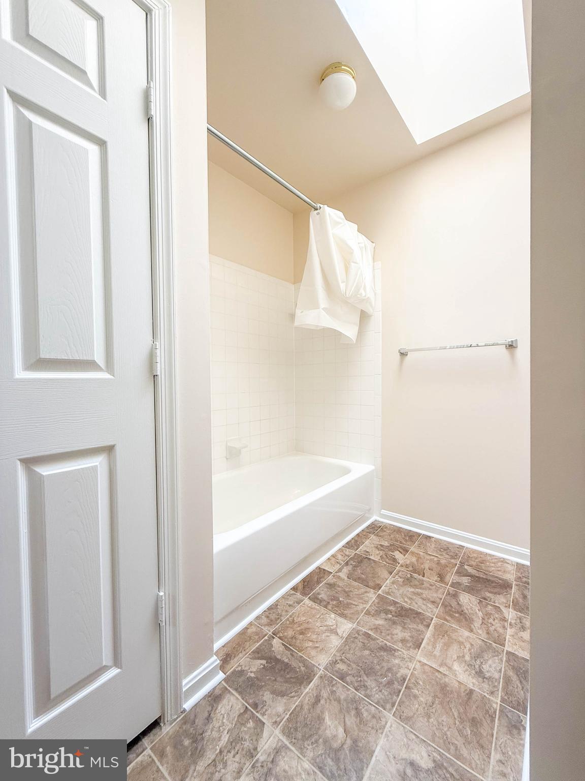 PLEASANT HILLS - Residential Lease