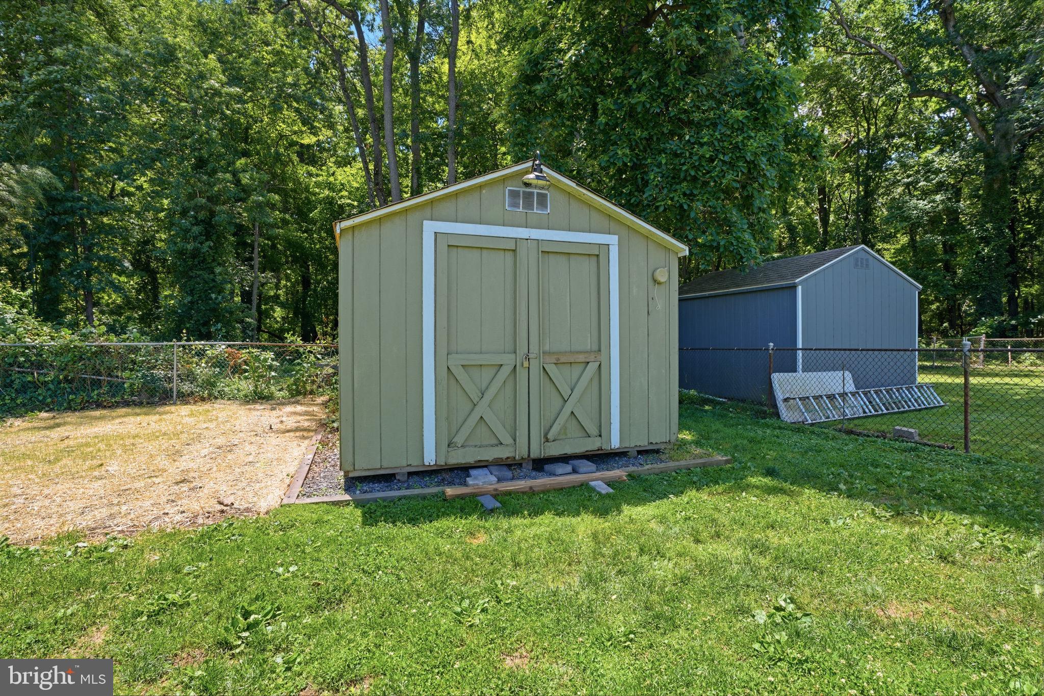 MAPLE SHADE - Residential