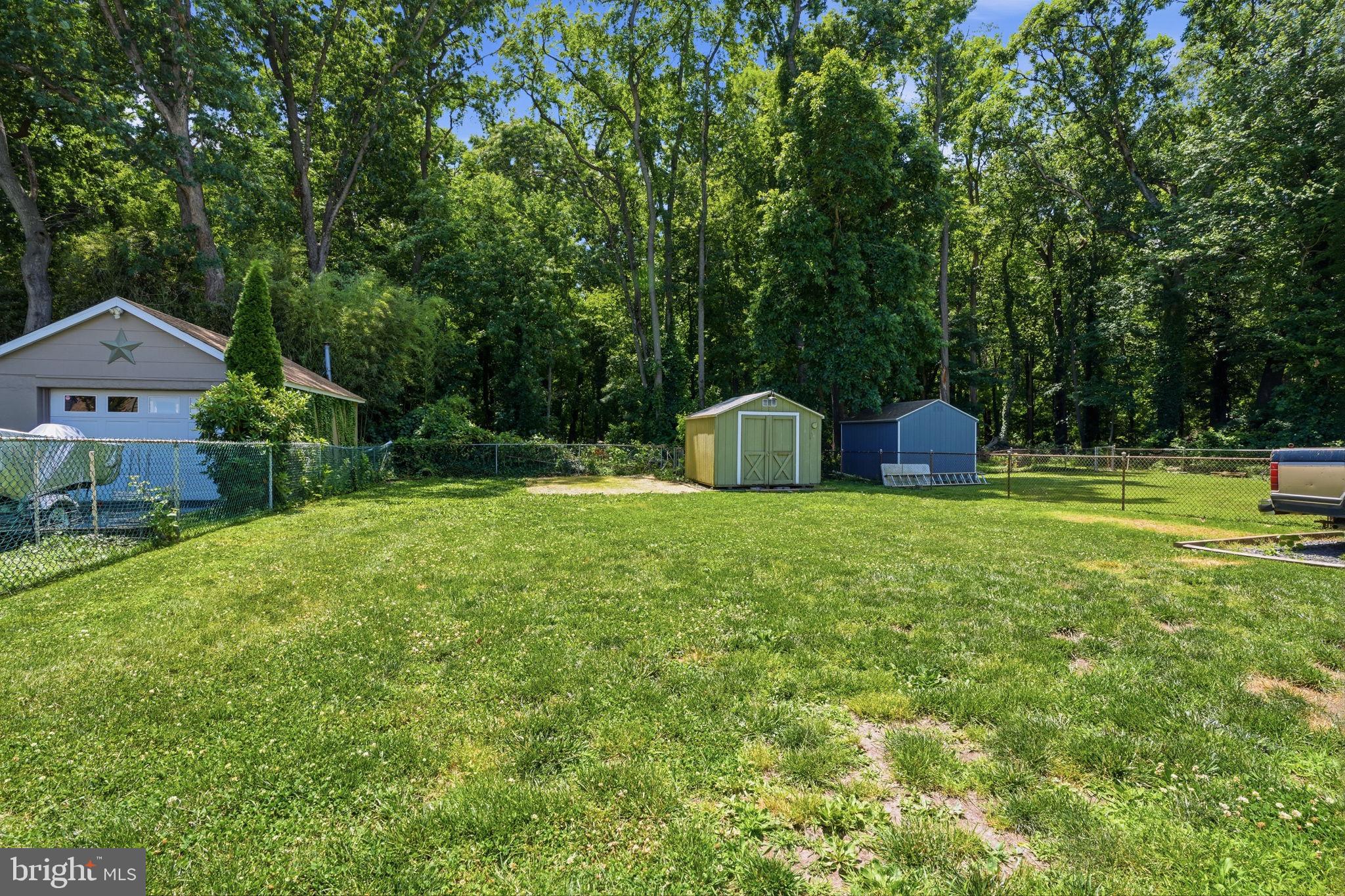 MAPLE SHADE - Residential