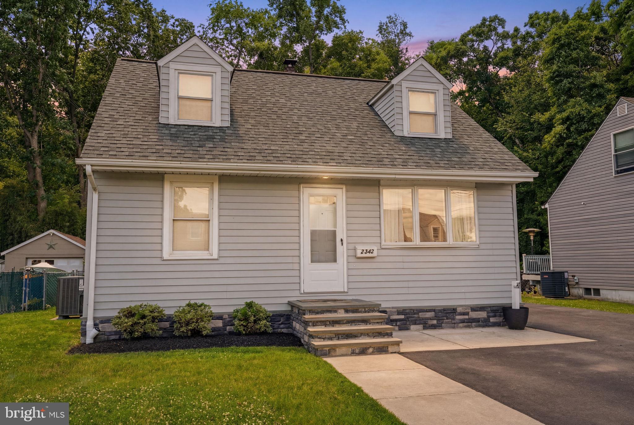 MAPLE SHADE - Residential