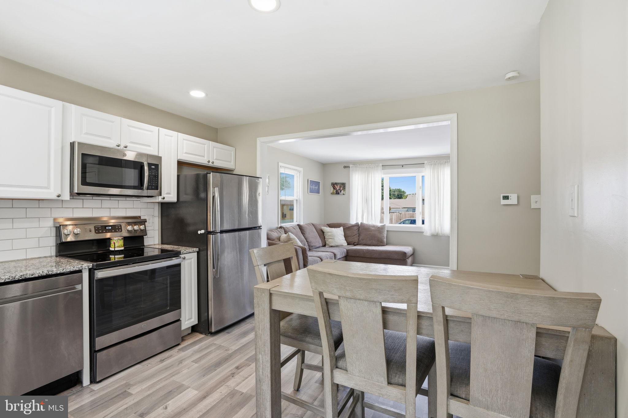 MAPLE SHADE - Residential