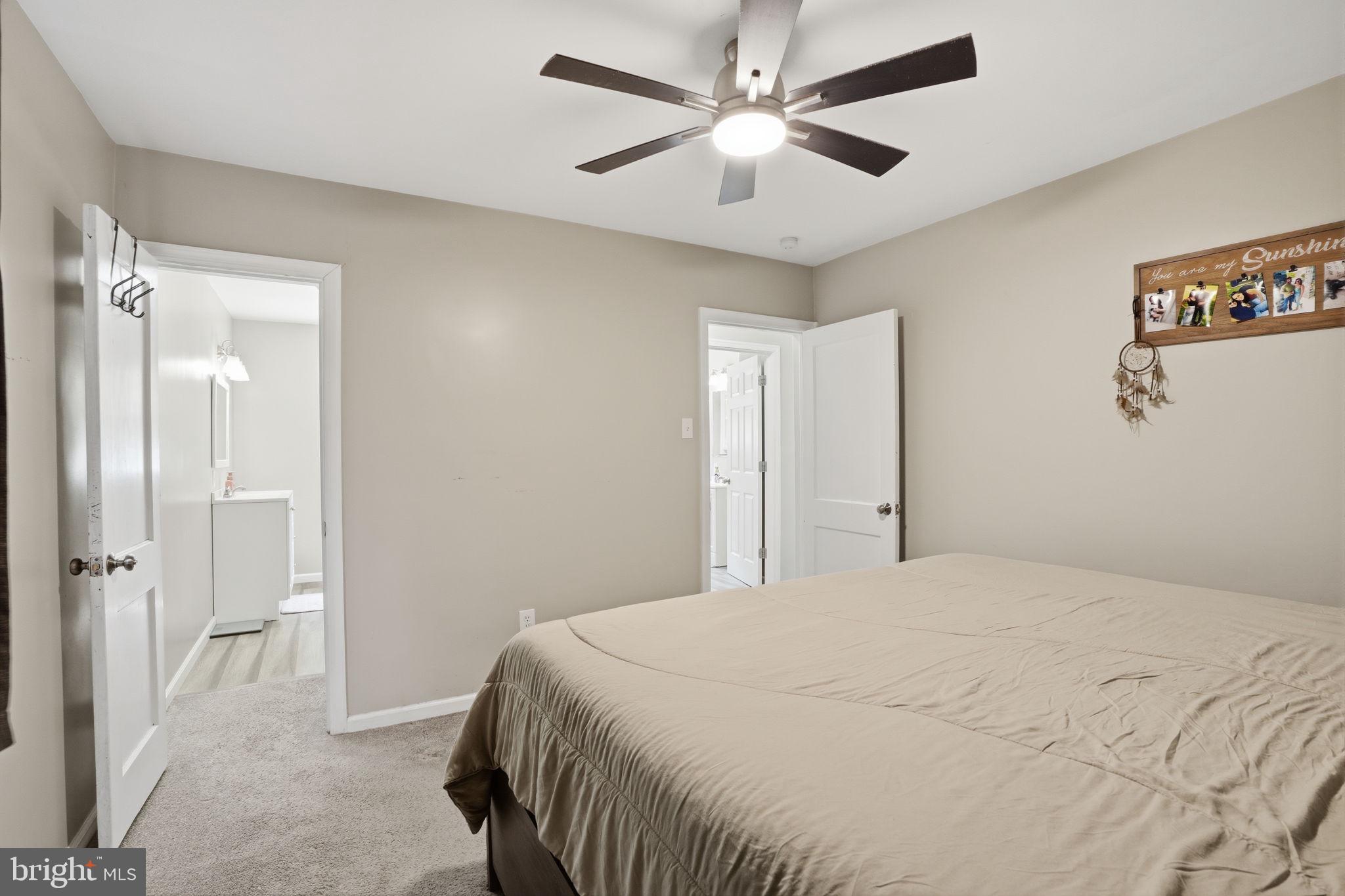 MAPLE SHADE - Residential