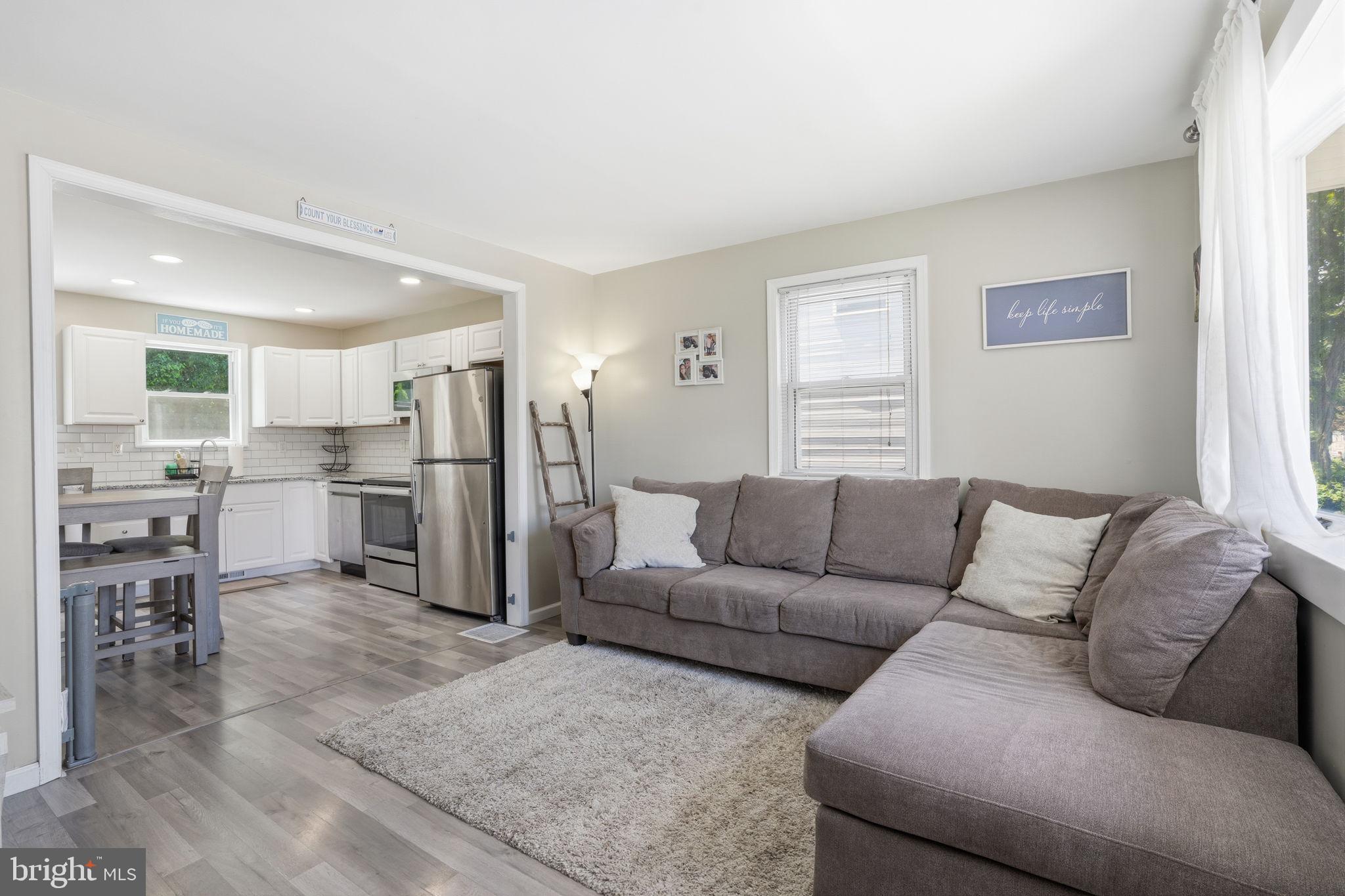 MAPLE SHADE - Residential