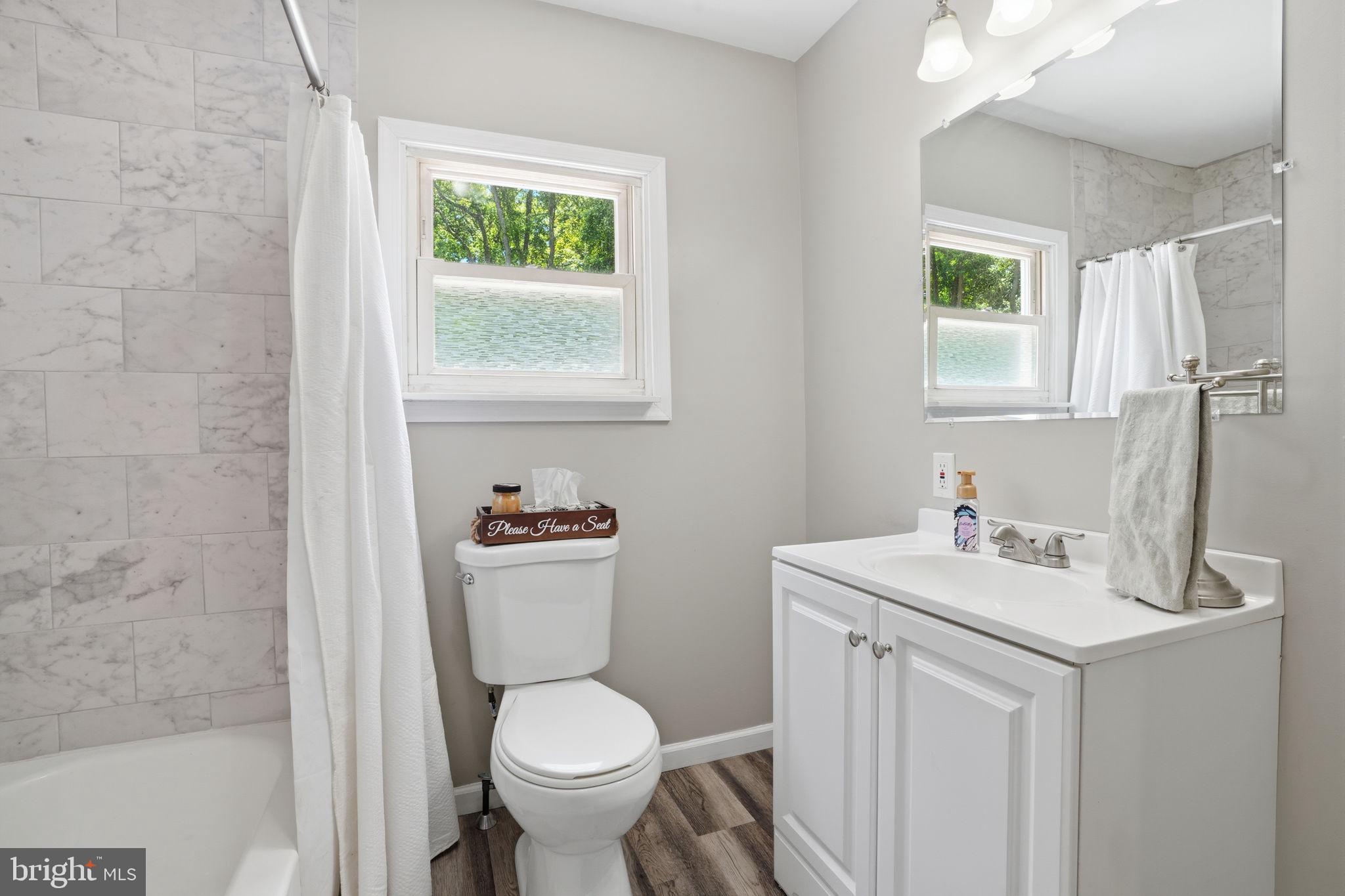 MAPLE SHADE - Residential