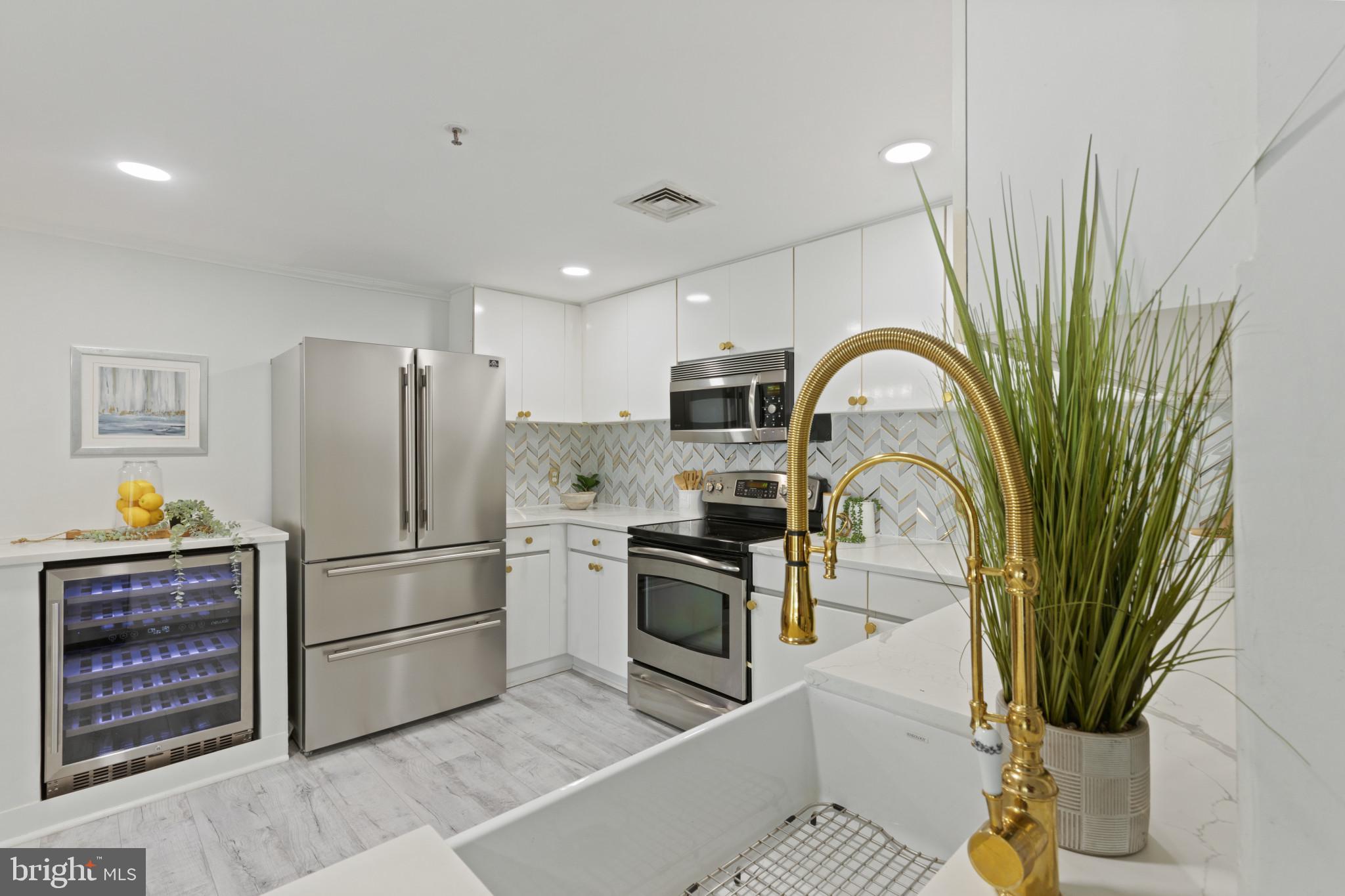 Welcome to 250 President St., Suite 600, this three bedroom two bathroom condo is very spacious with tons of natural light. The entire kitchen has recently been updated and with new flooring throughout. The balcony sits in such a perfect location with an unobstructed view of the inner harbor and   Federal Hill. Scarlett Place is within walking distance of The Inner Harbor, Harbor East and Little Italy - a very ideal location. The building offers a wide range of amenities, including a recently remodeled and upgraded fitness center and an indoor pool.