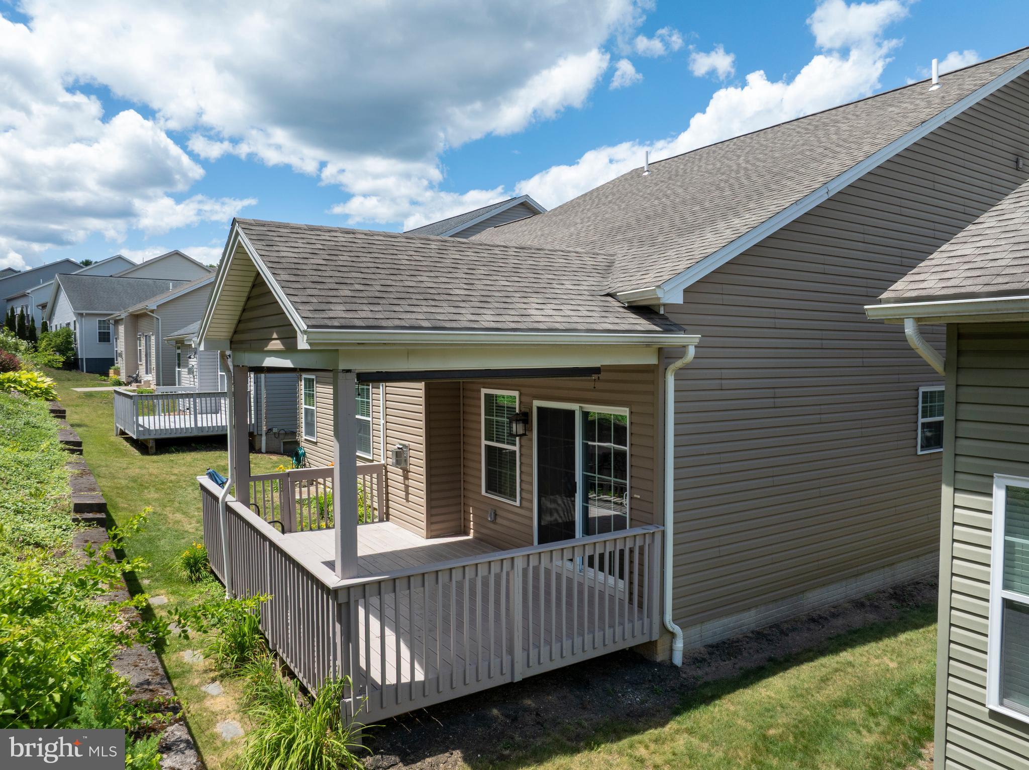 VILLAGE AT PENN STATE - TRADITION POINT - Residential