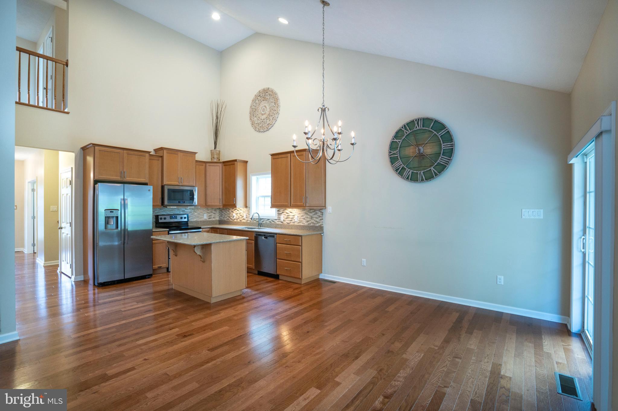 VILLAGE AT PENN STATE - TRADITION POINT - Residential
