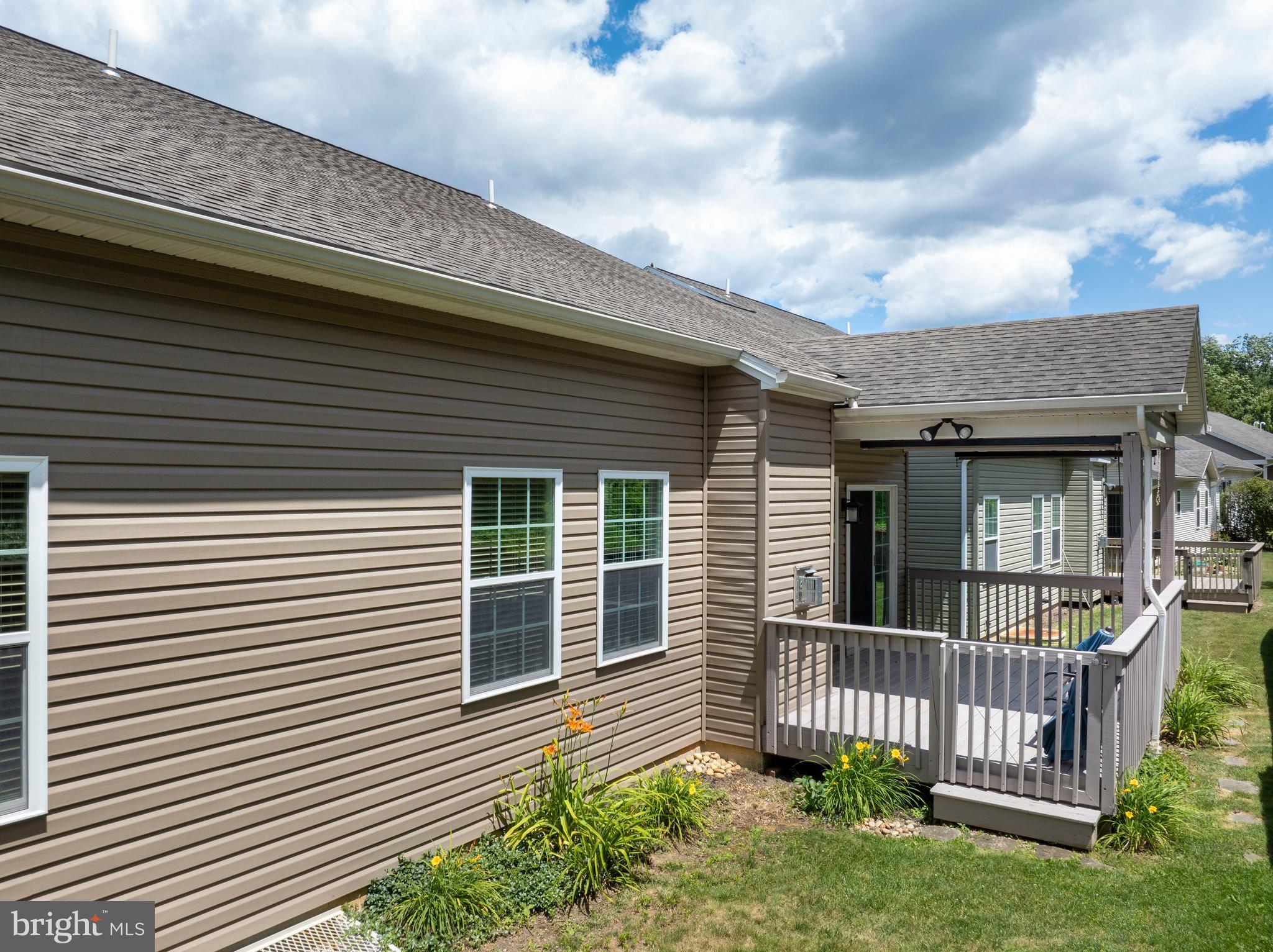 VILLAGE AT PENN STATE - TRADITION POINT - Residential