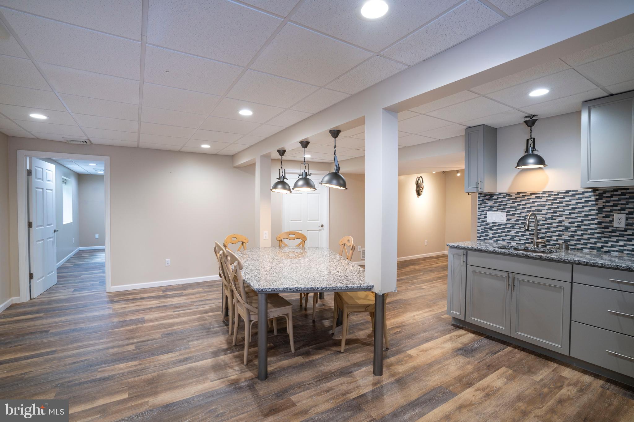 VILLAGE AT PENN STATE - TRADITION POINT - Residential