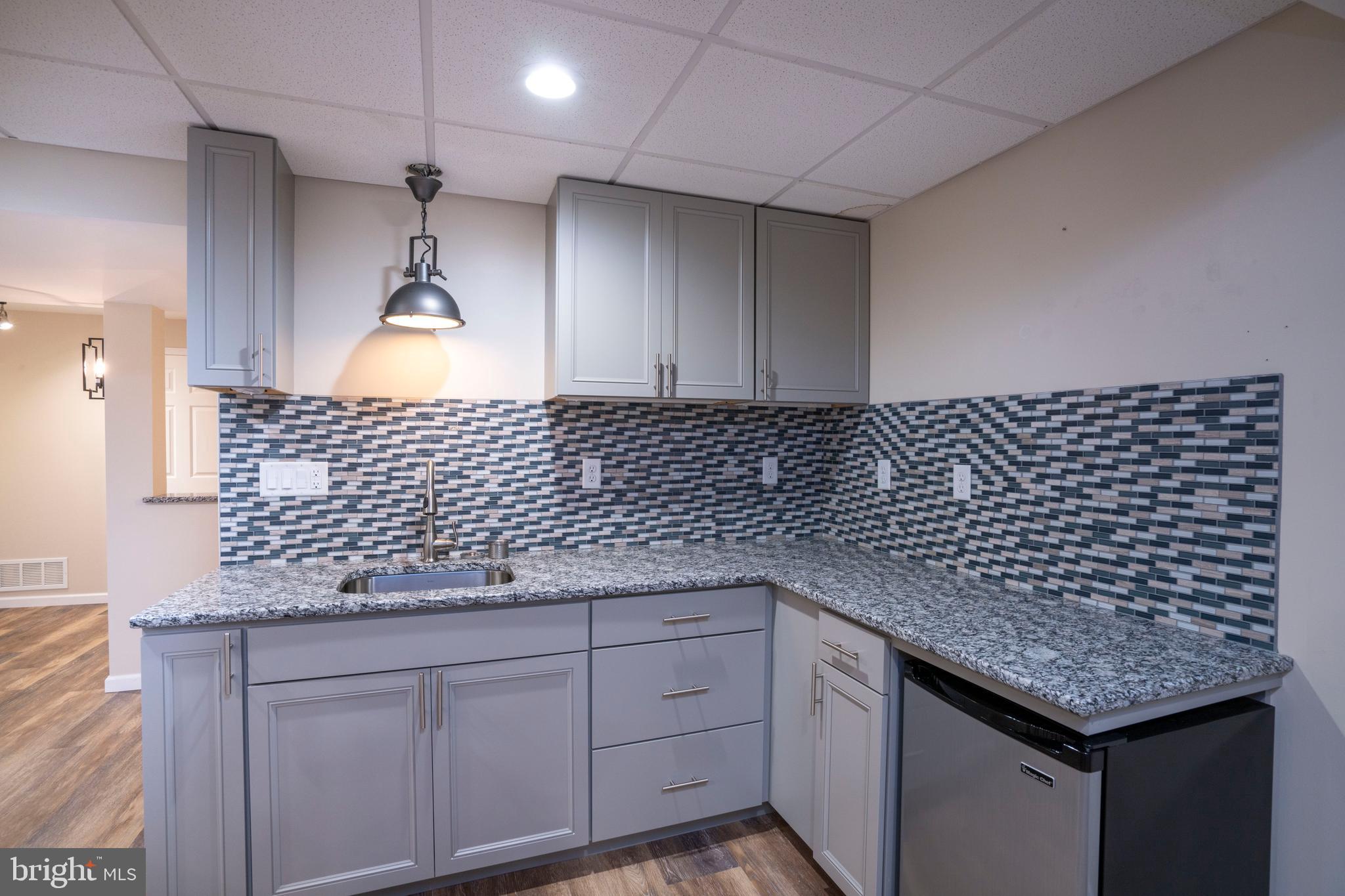 VILLAGE AT PENN STATE - TRADITION POINT - Residential