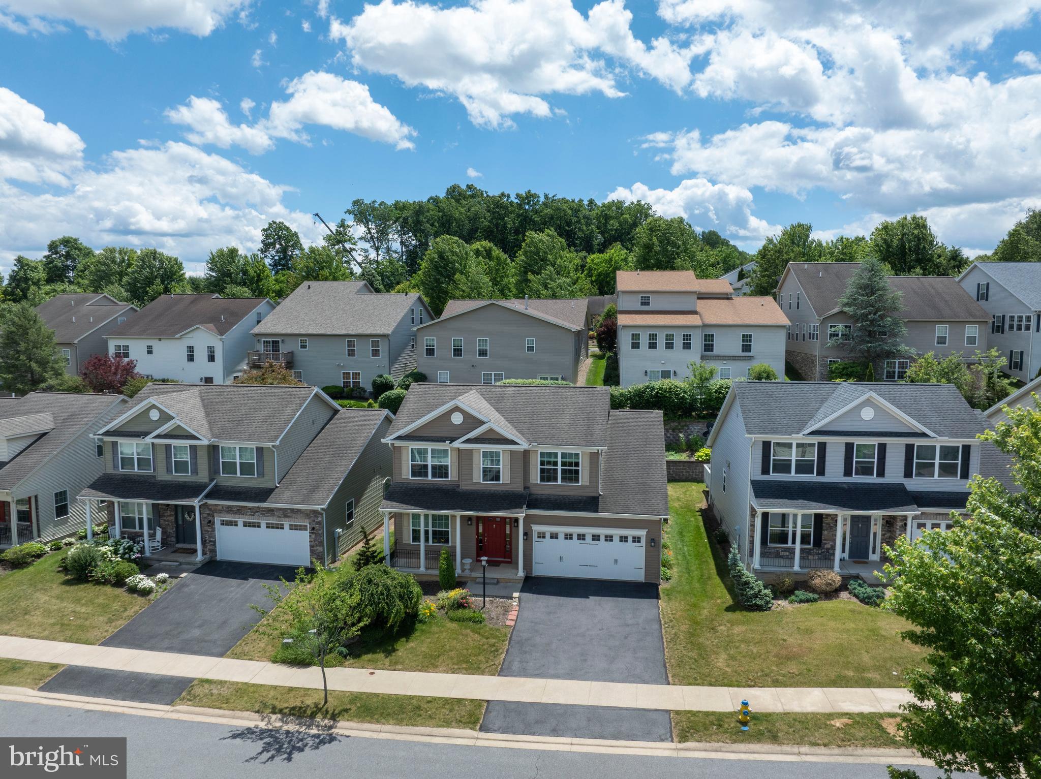 VILLAGE AT PENN STATE - TRADITION POINT - Residential