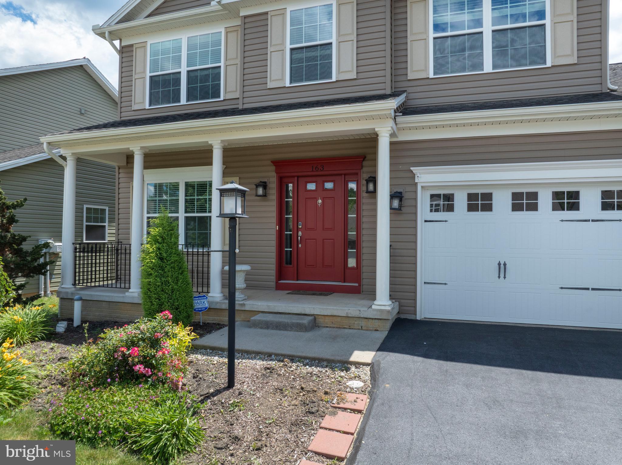VILLAGE AT PENN STATE - TRADITION POINT - Residential