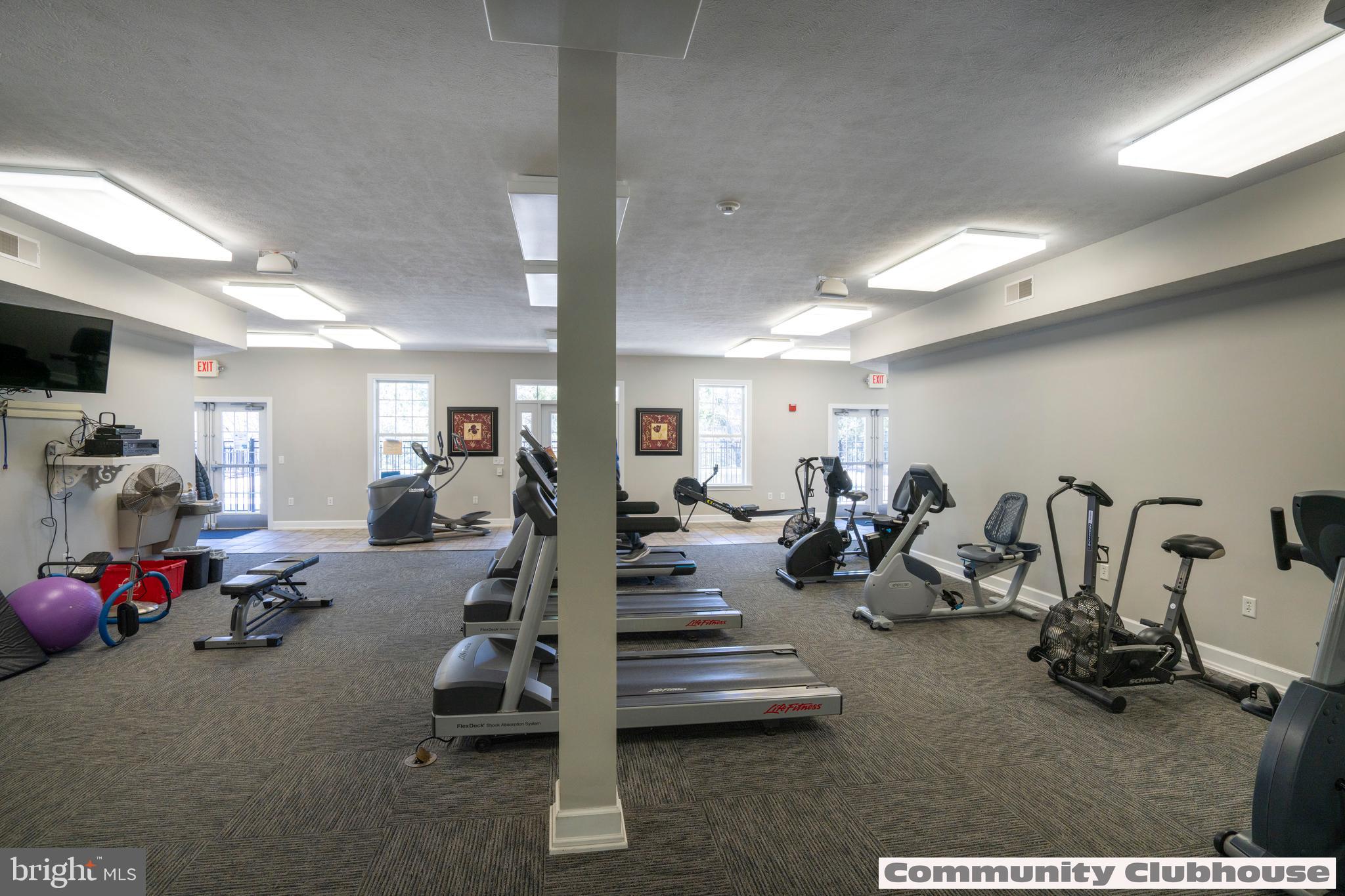 VILLAGE AT PENN STATE - TRADITION POINT - Residential