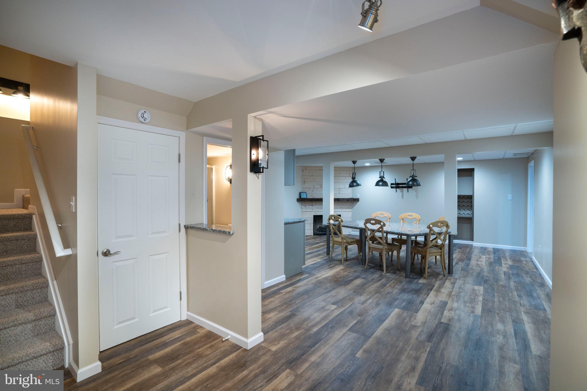 VILLAGE AT PENN STATE - TRADITION POINT - Residential