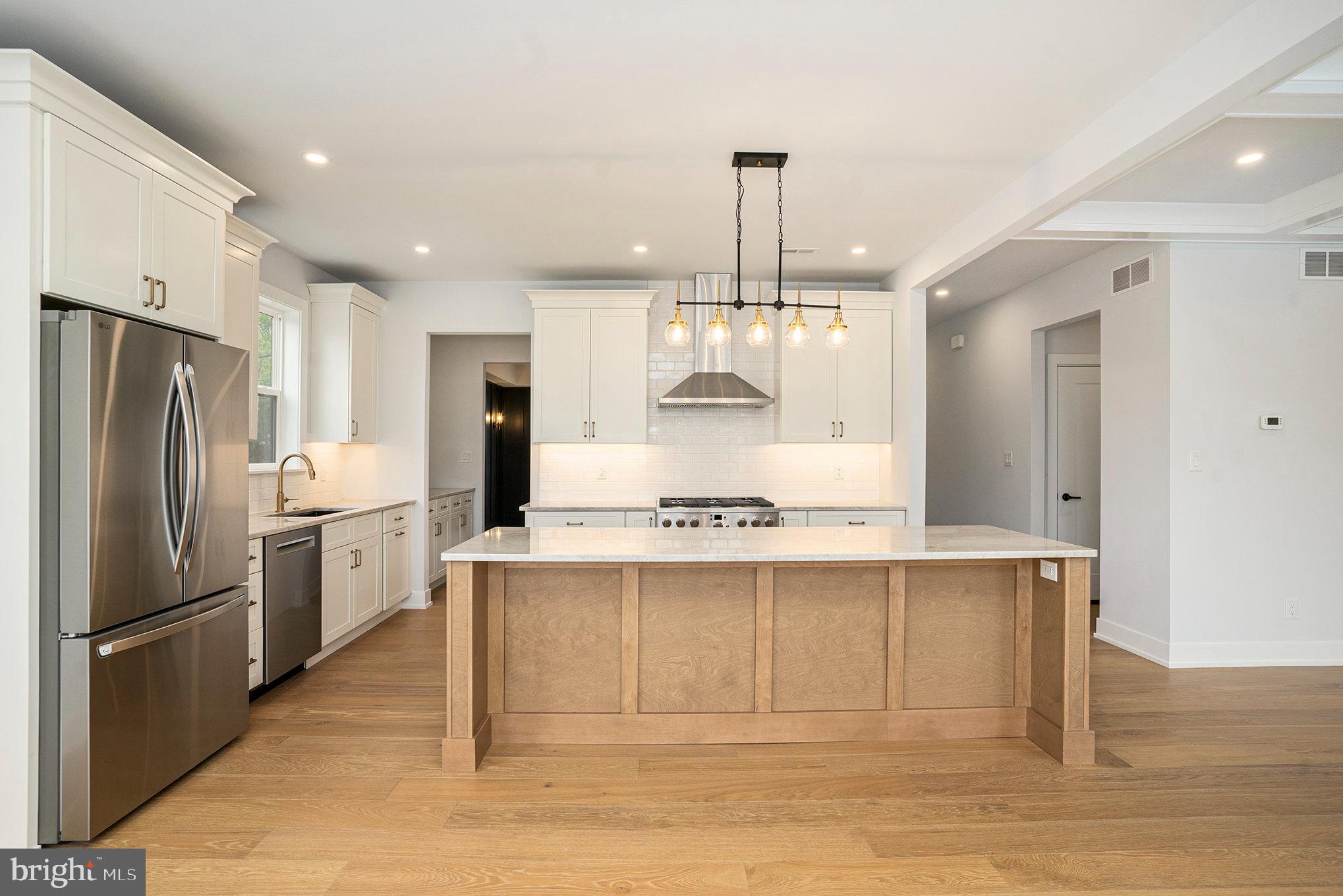 PLYMOUTH VALLEY - Residential