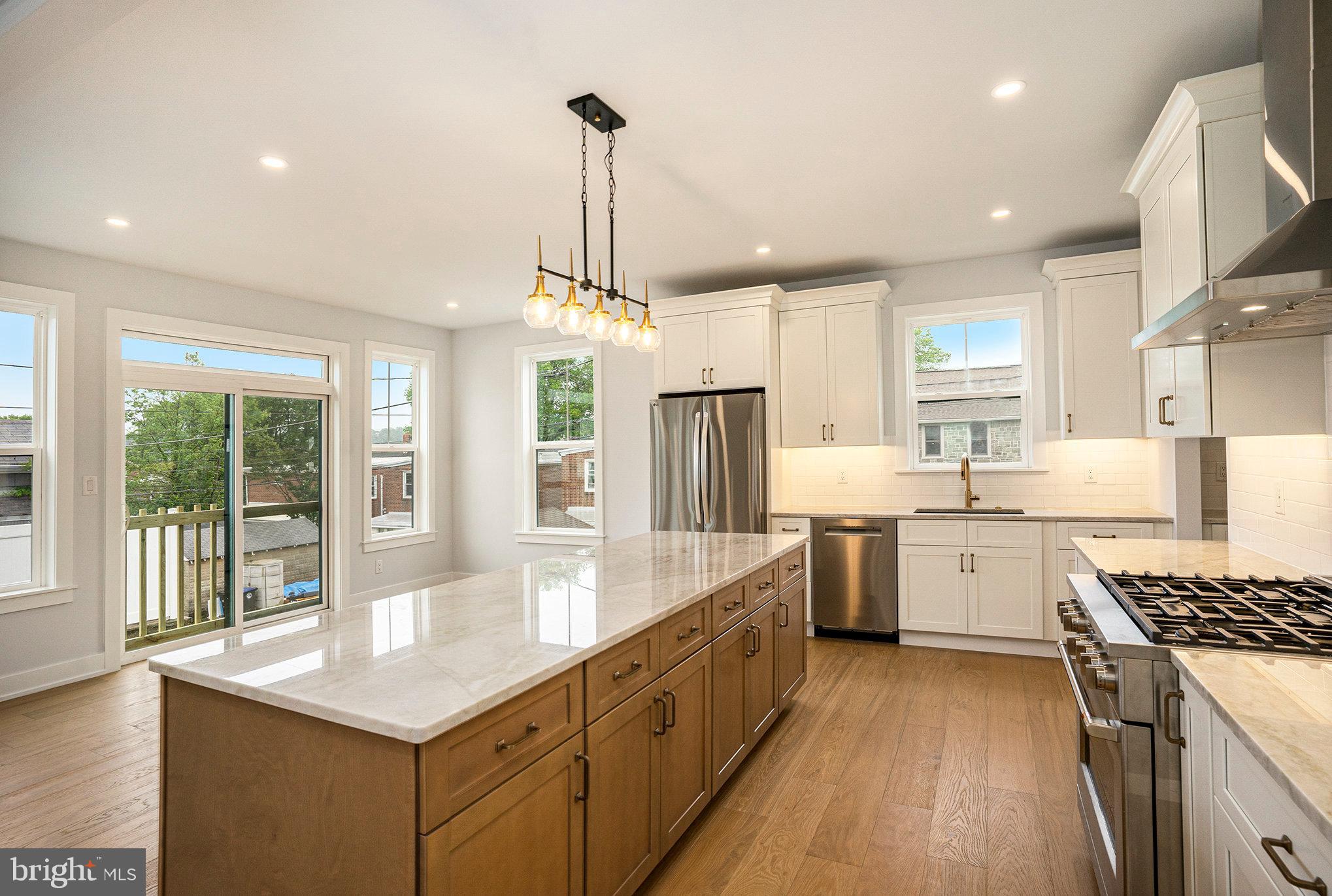 PLYMOUTH VALLEY - Residential