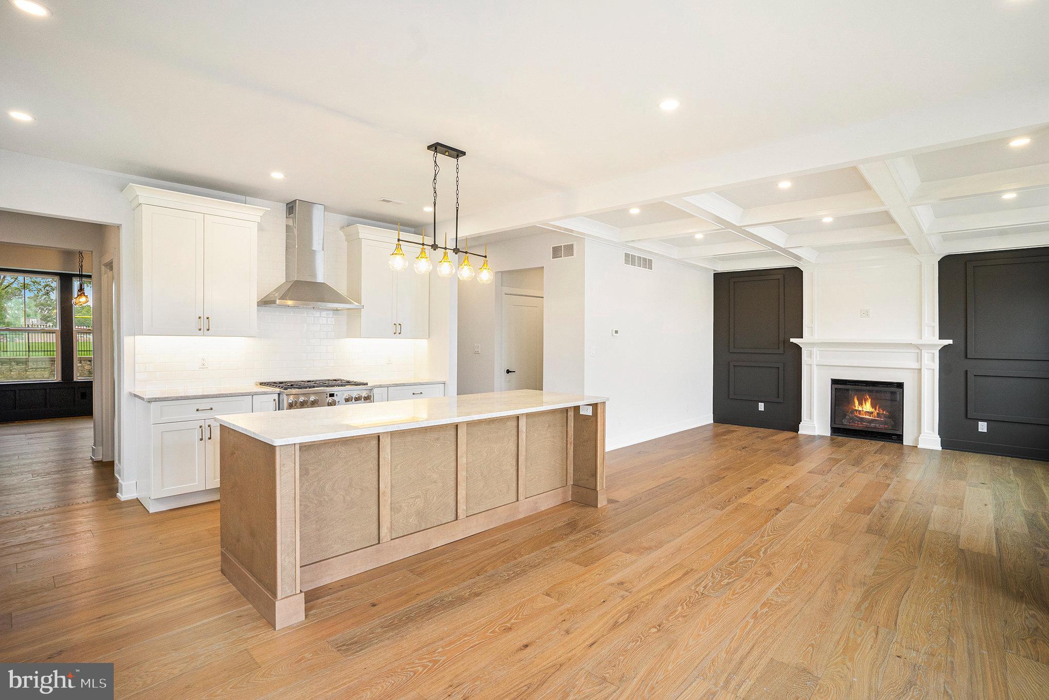 PLYMOUTH VALLEY - Residential