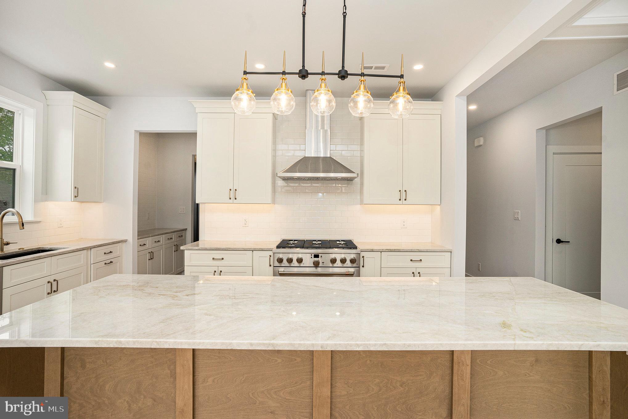 PLYMOUTH VALLEY - Residential