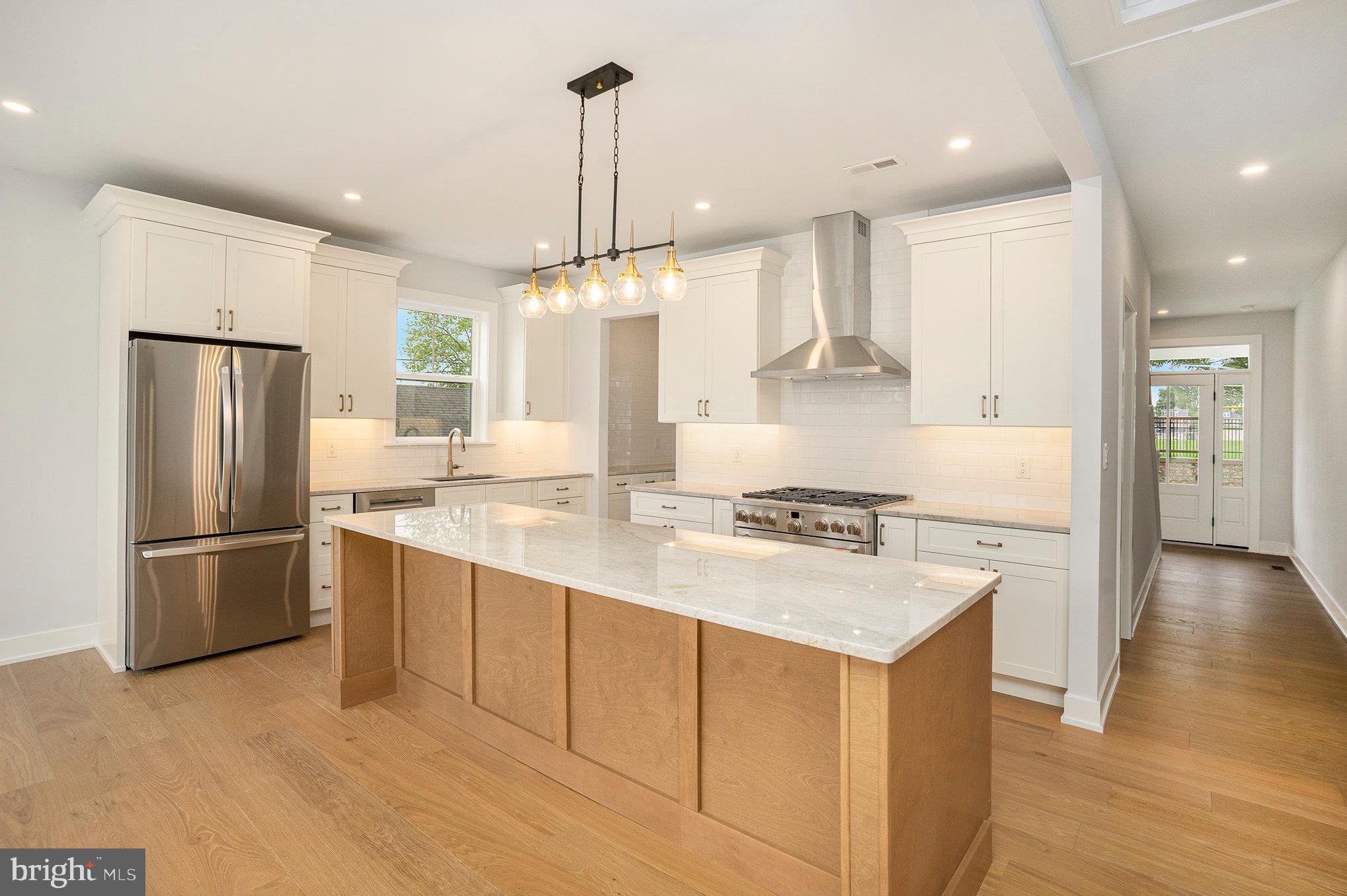 PLYMOUTH VALLEY - Residential