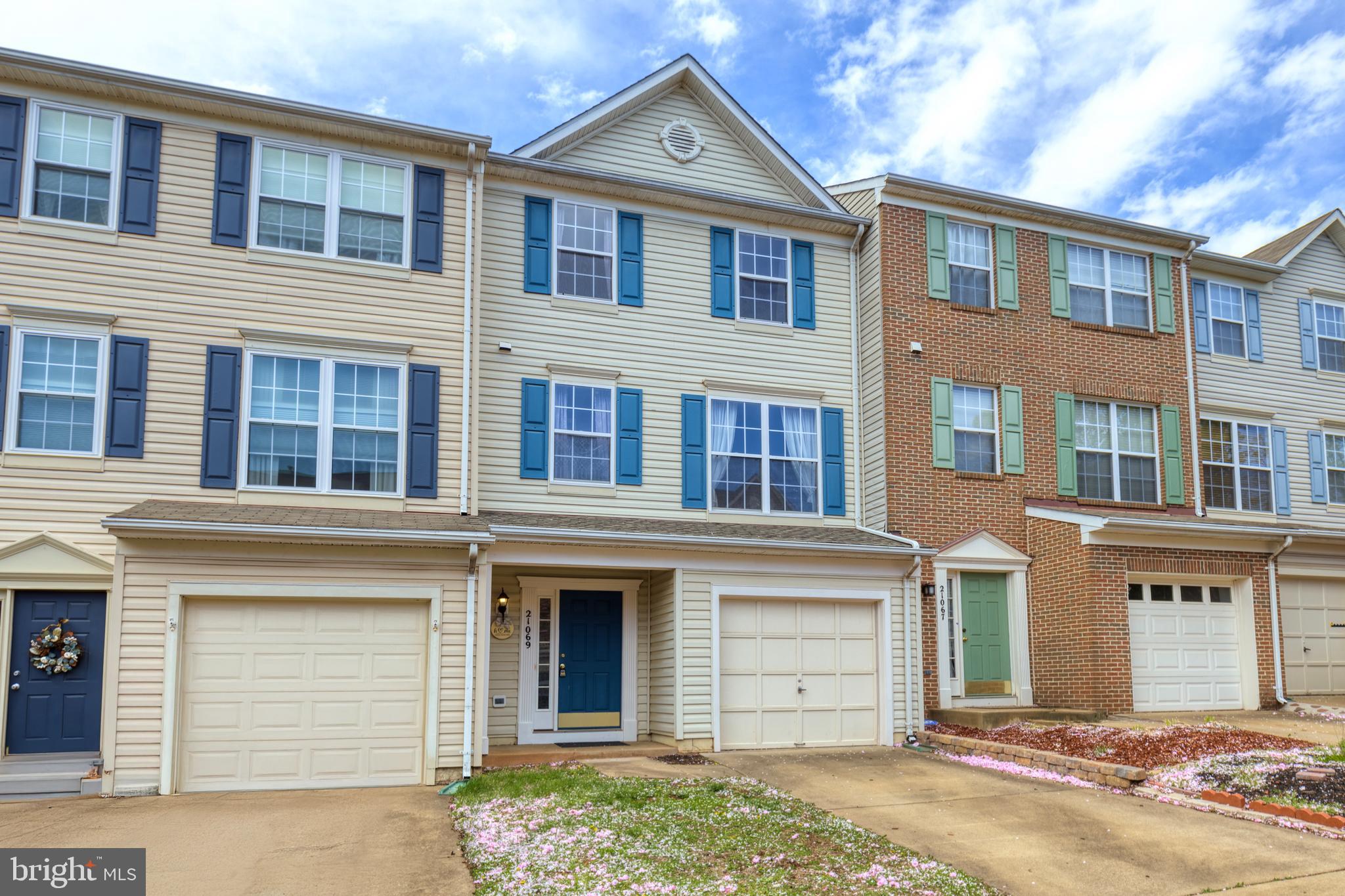 ASHBURN VILLAGE - Residential