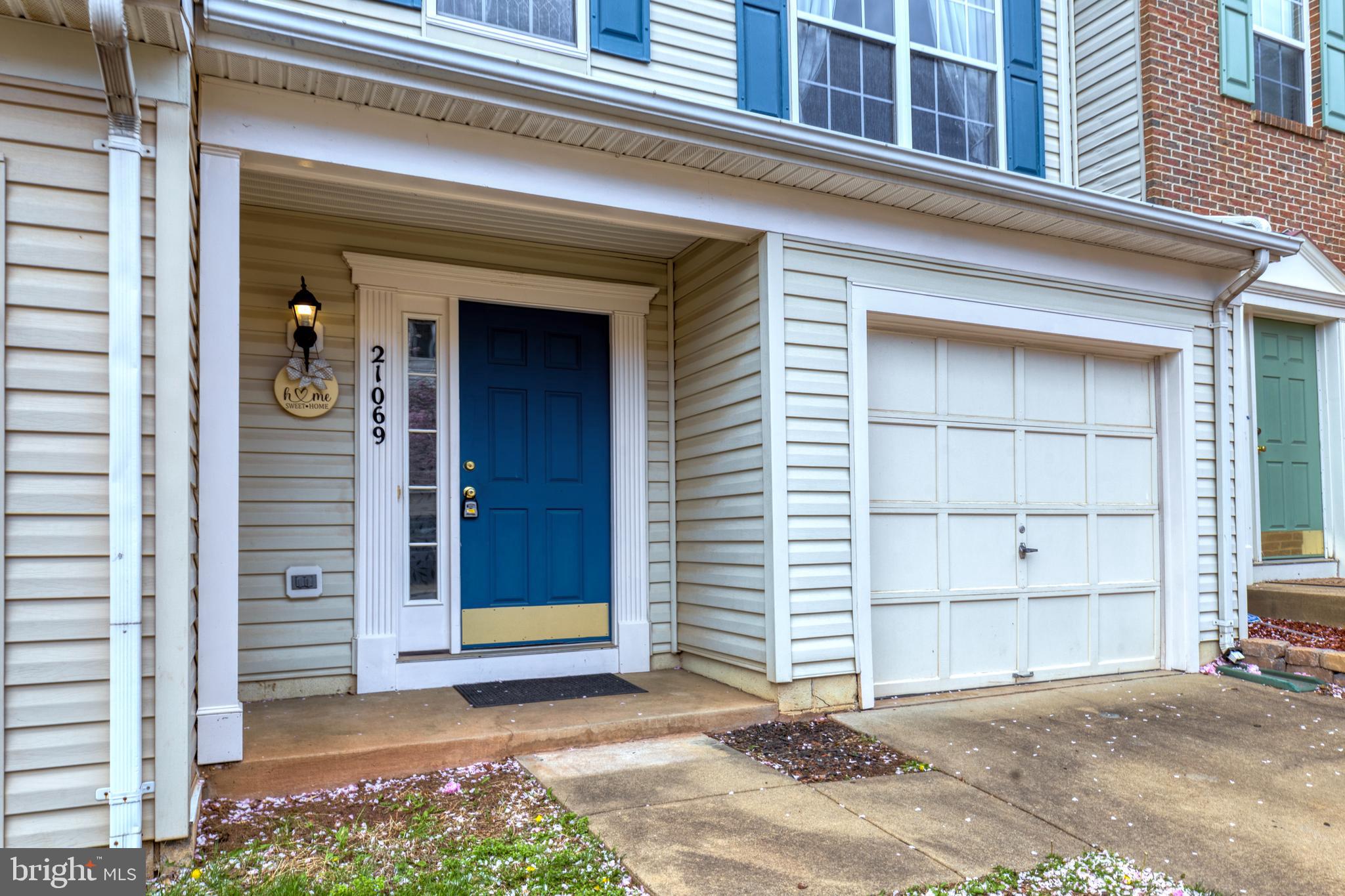 ASHBURN VILLAGE - Residential