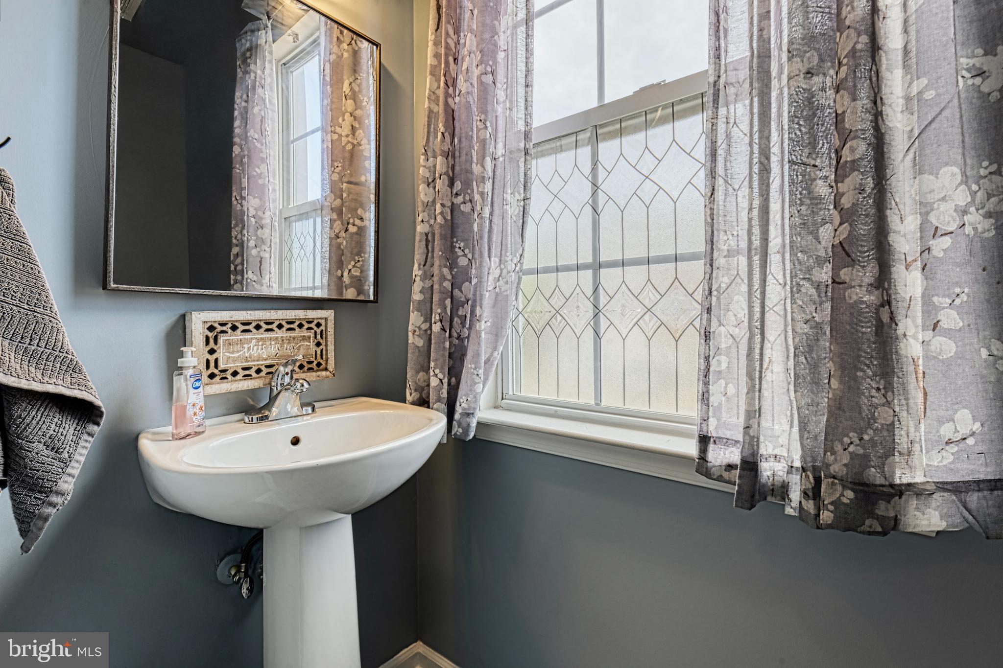 ASHBURN VILLAGE - Residential
