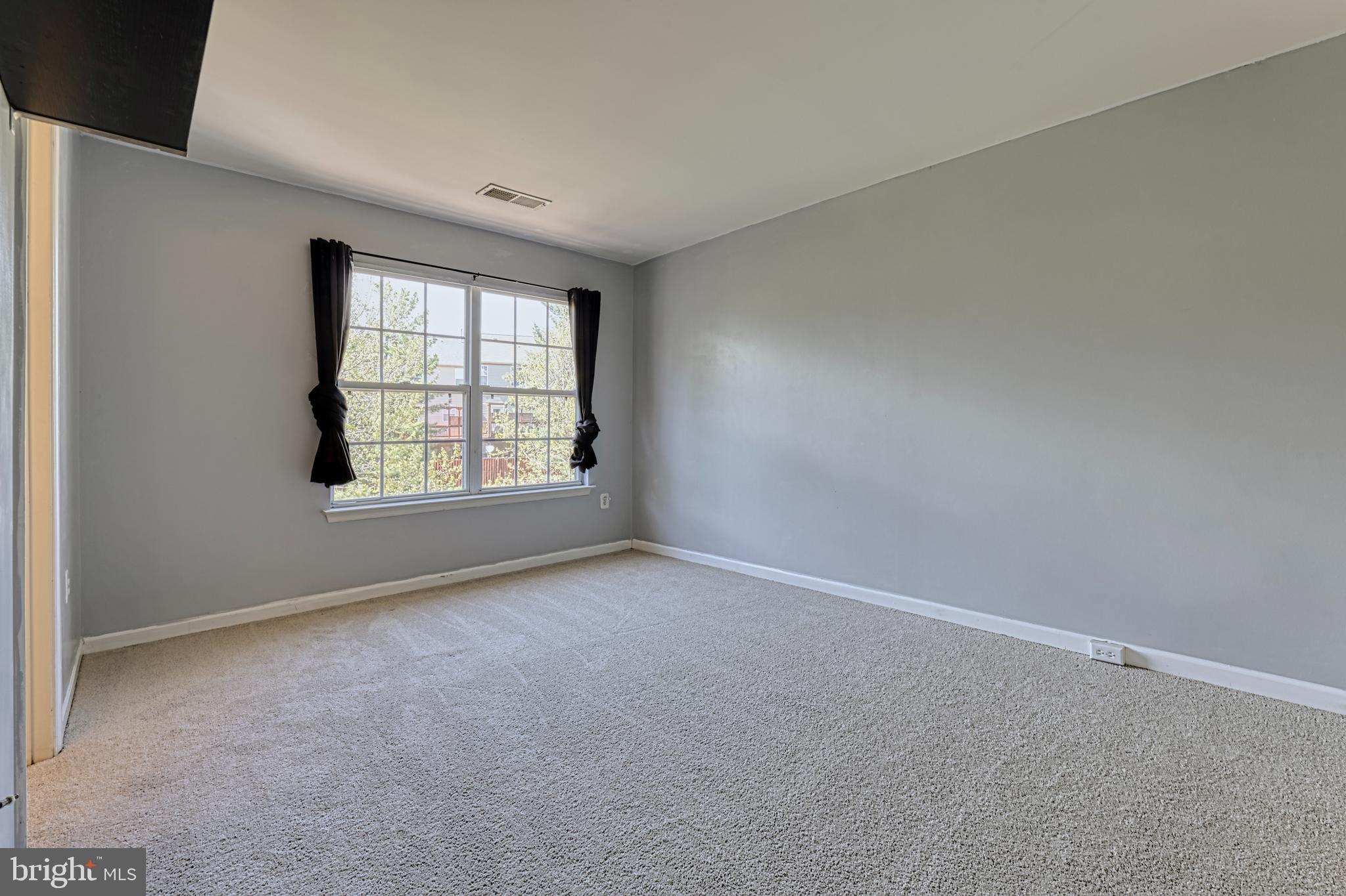 ASHBURN VILLAGE - Residential