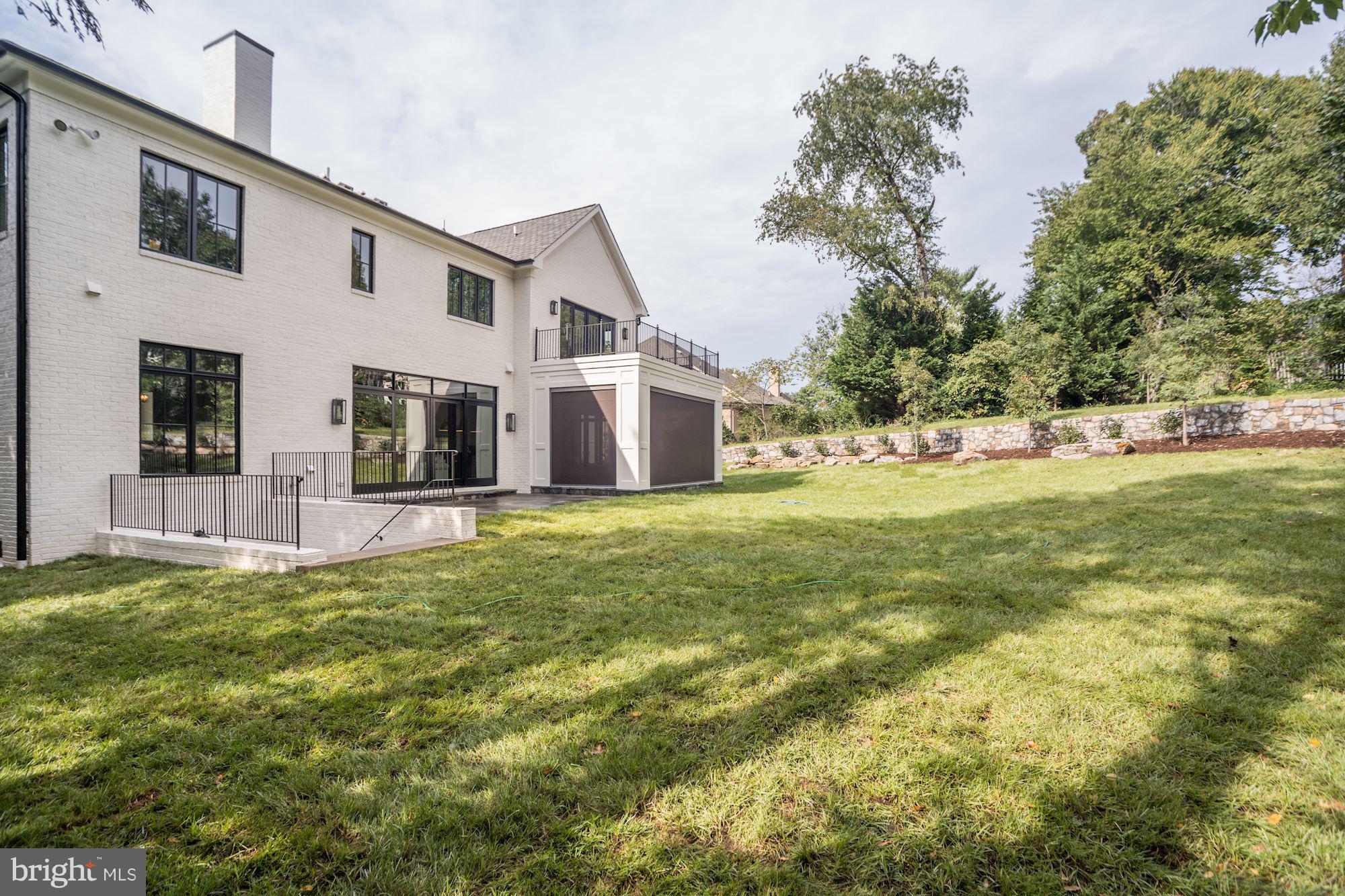 SALONA VILLAGE - Residential