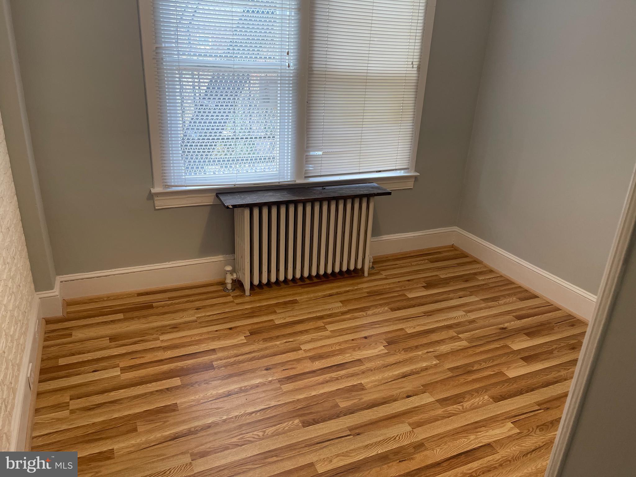 PARADISE - Residential Lease