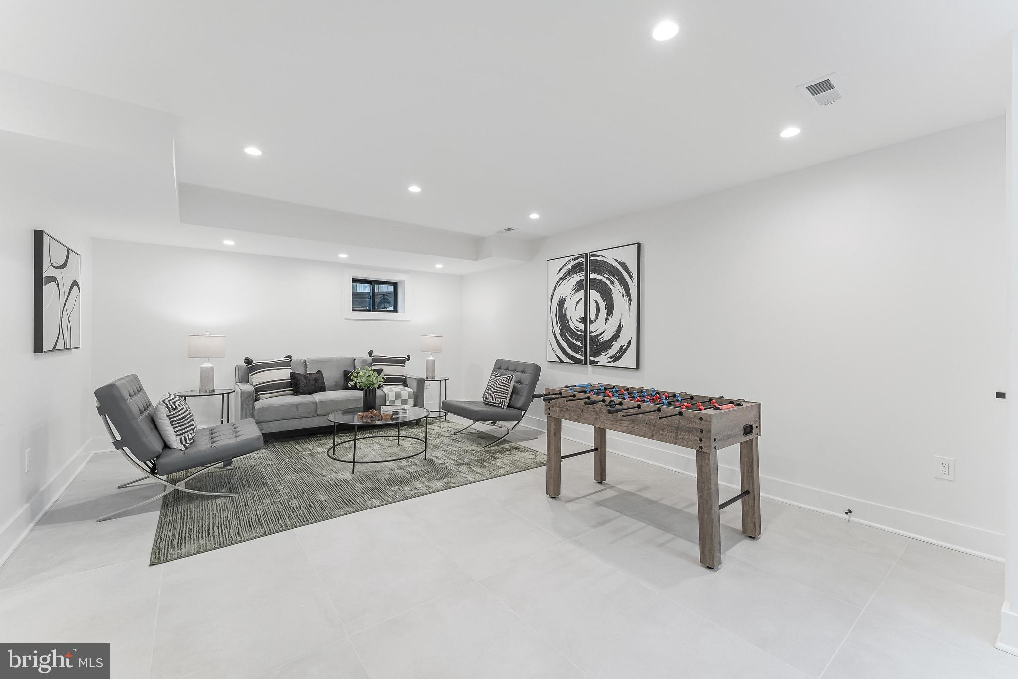 SUMMIT VEITCH - Residential