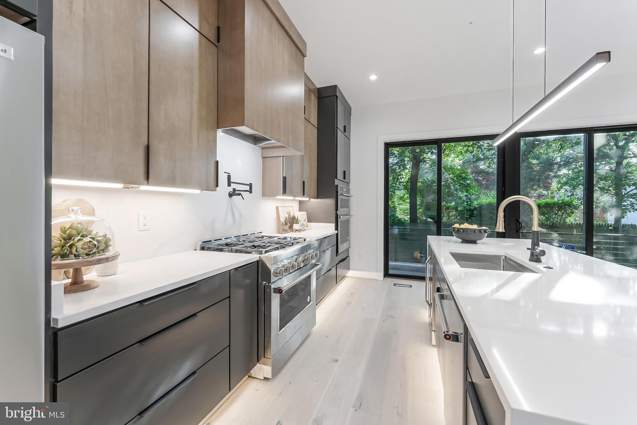 SUMMIT VEITCH - Residential