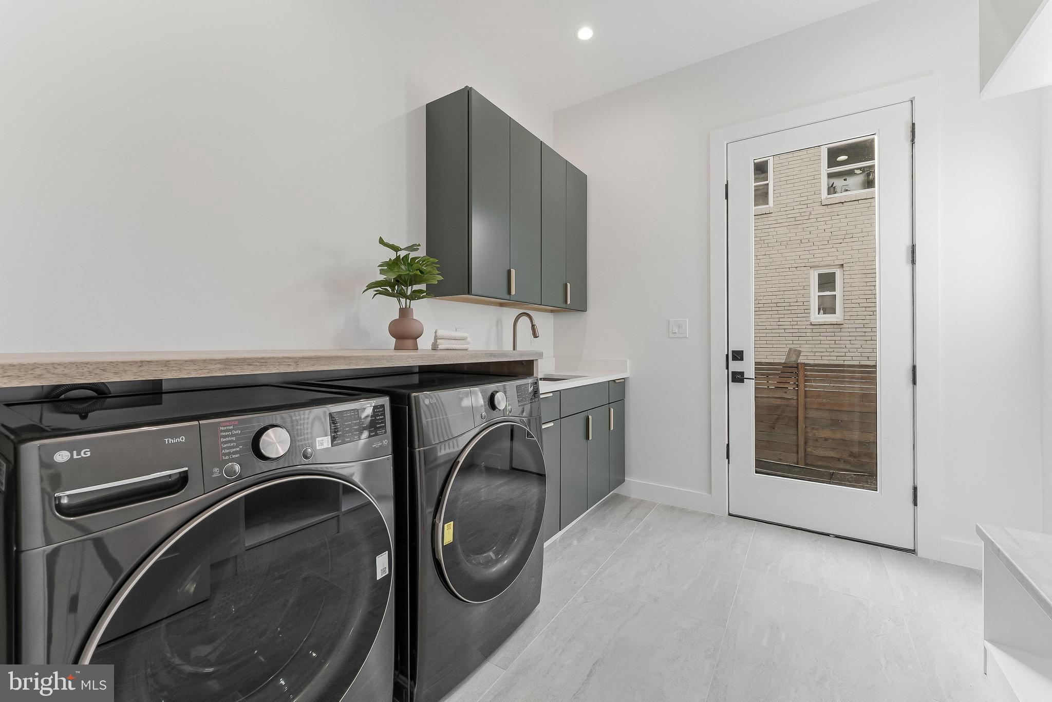 SUMMIT VEITCH - Residential