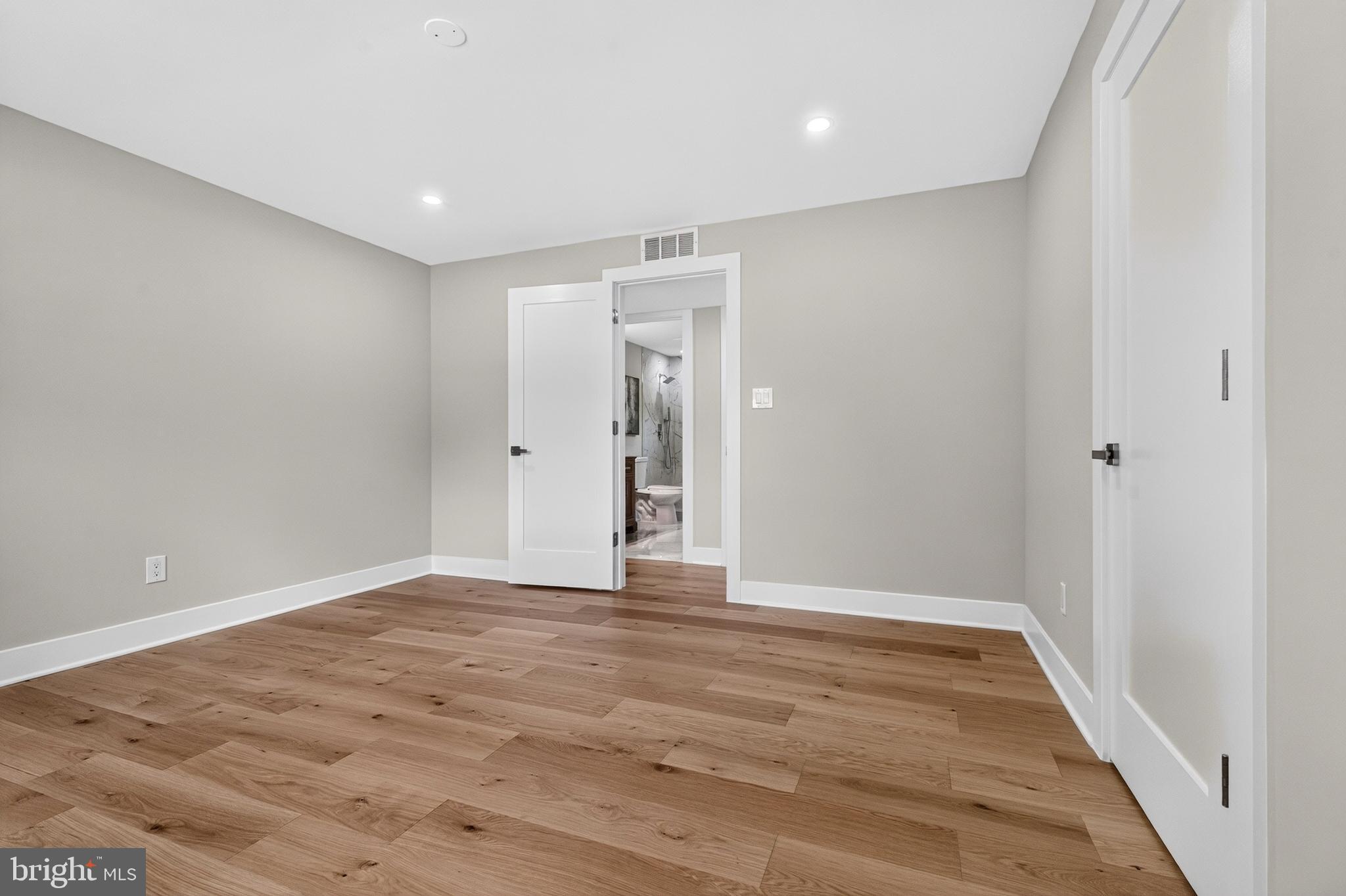 HAMPTON - Residential