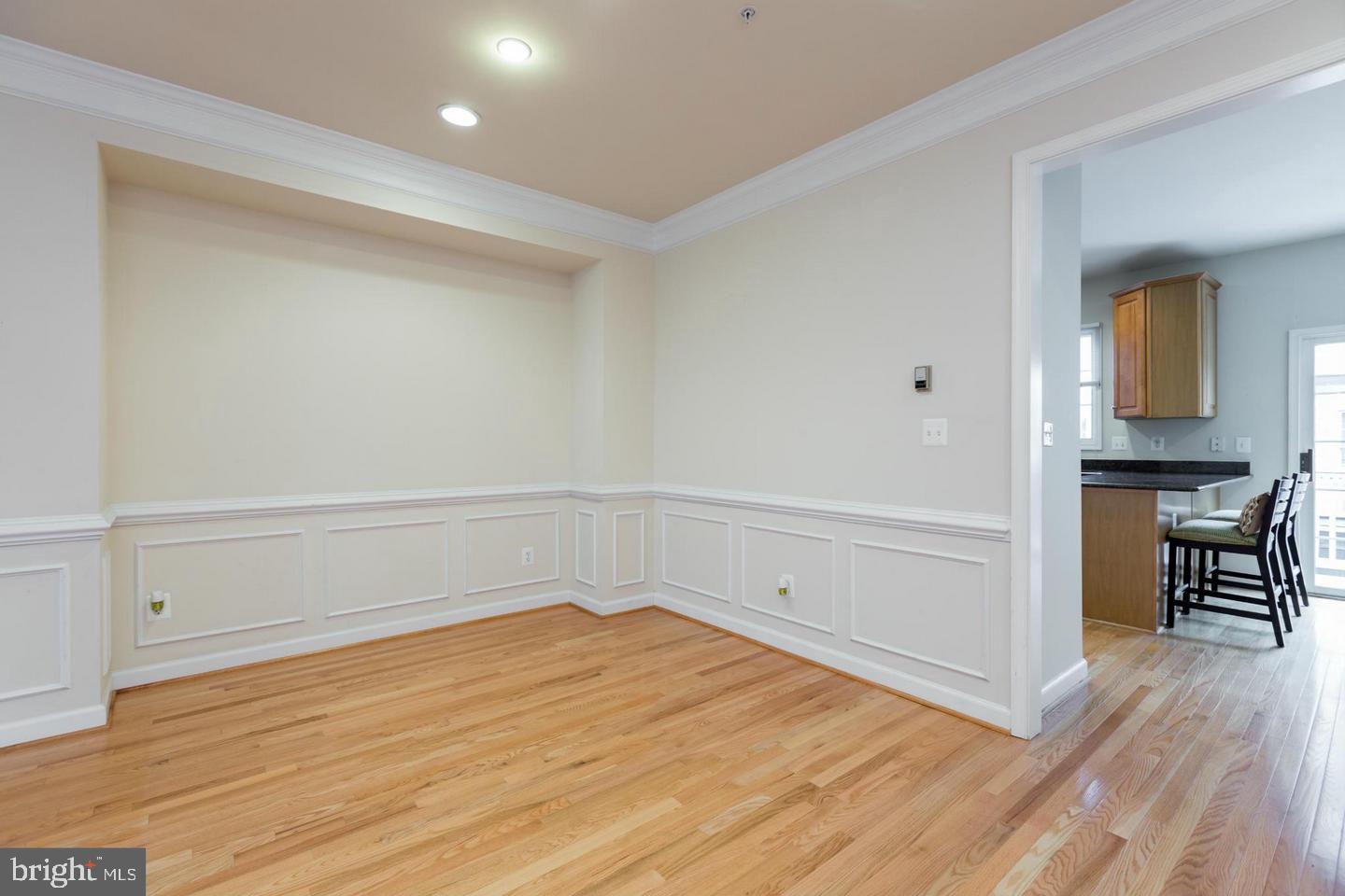 TYSONS VILLAGE - Residential Lease