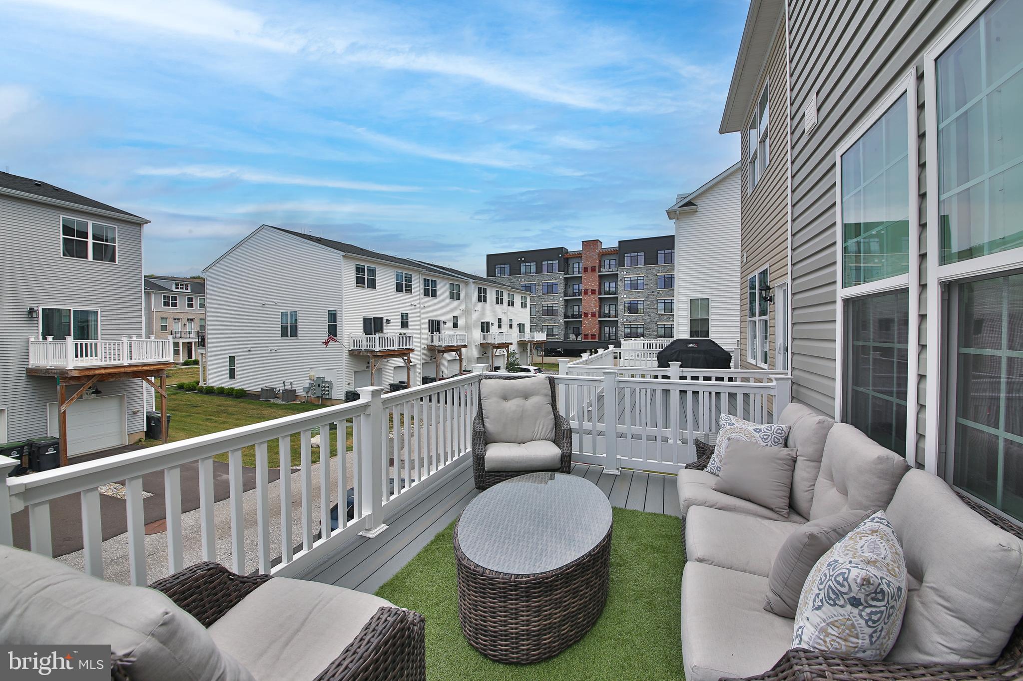 STEELPOINTE - Residential