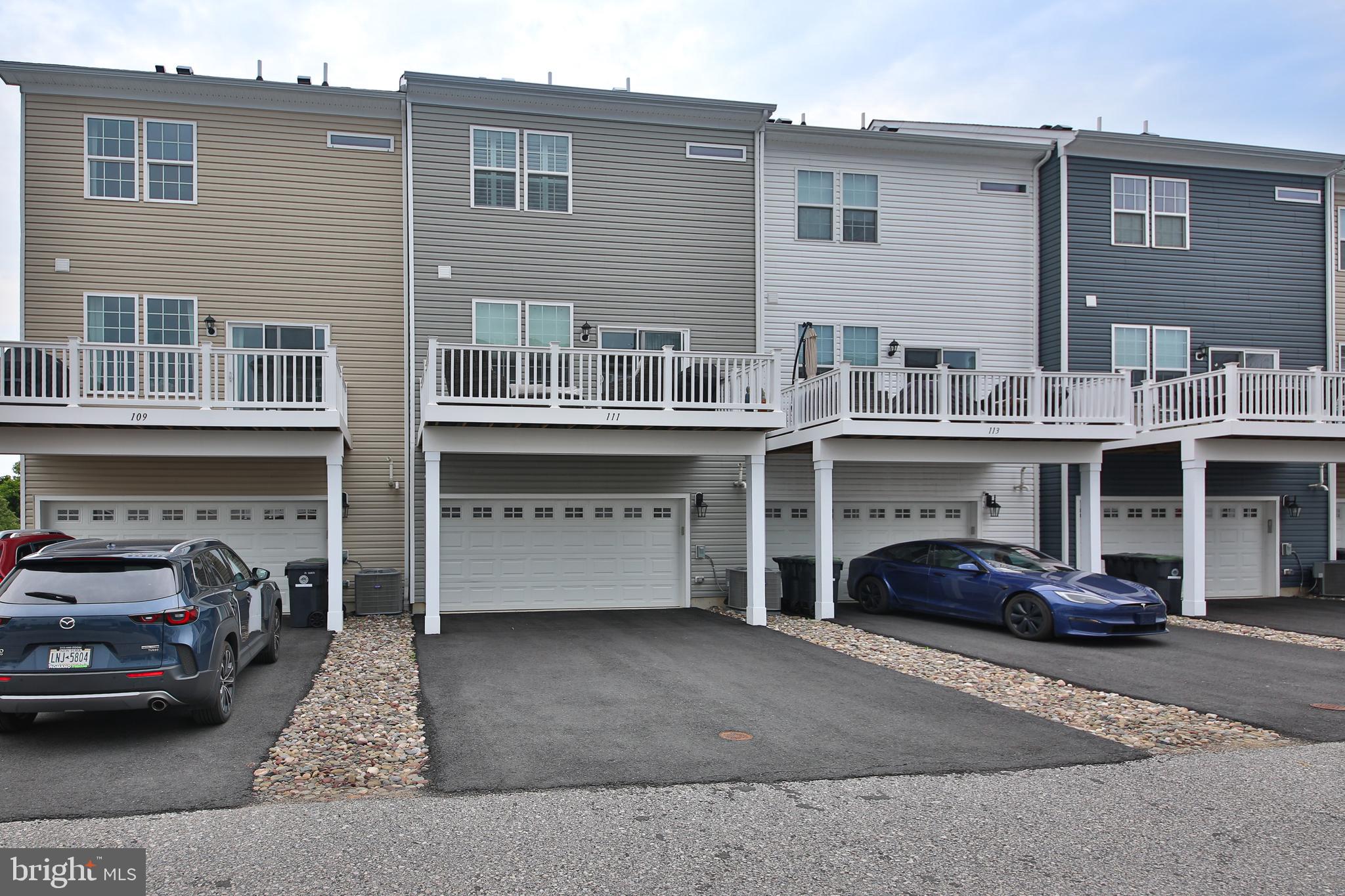 STEELPOINTE - Residential