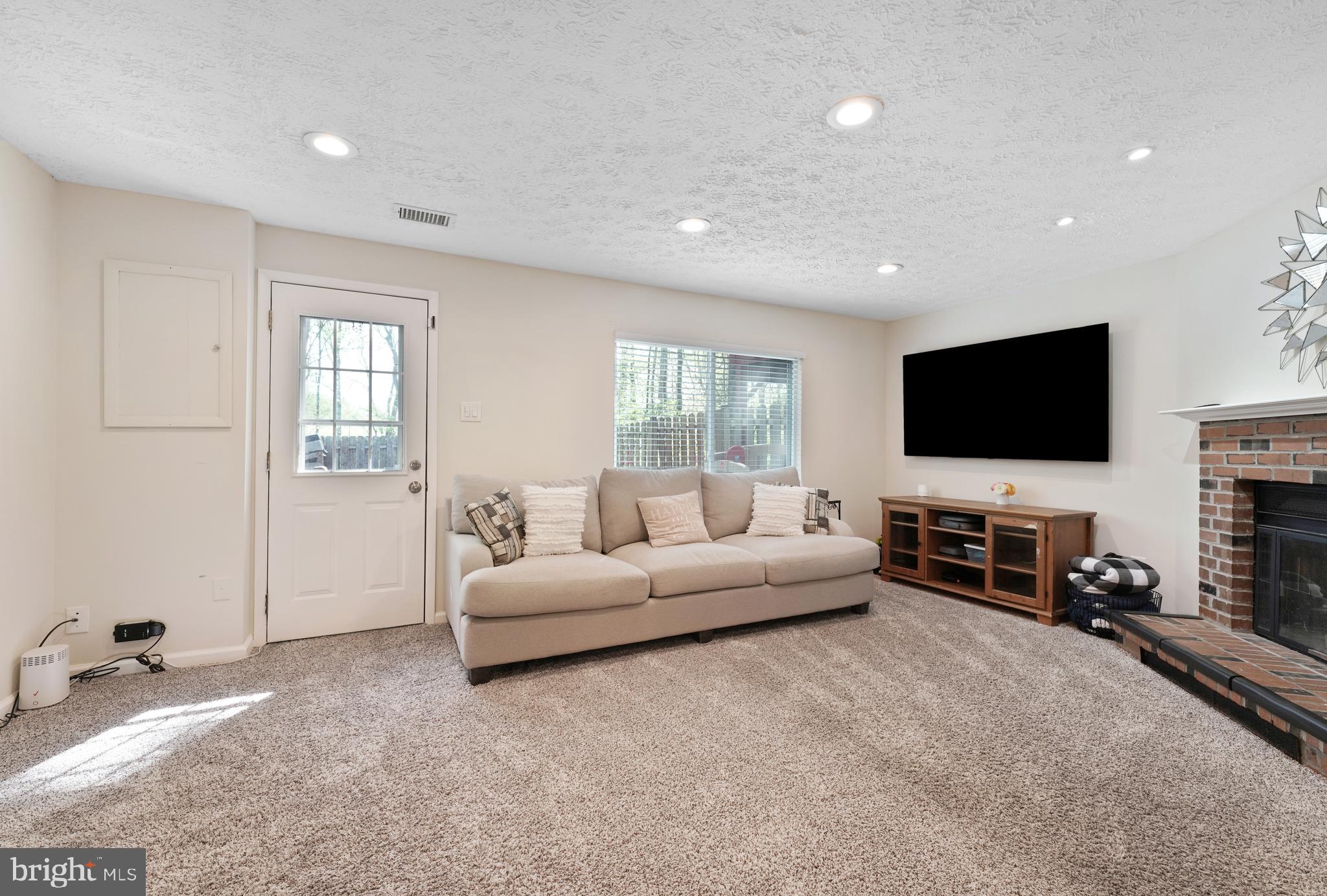 NEWINGTON FOREST - Residential