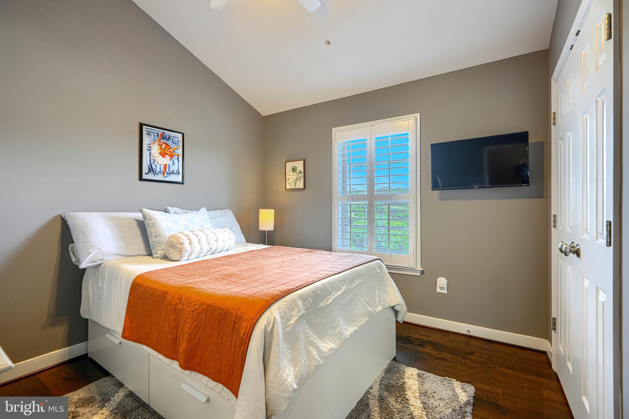 HUNT VALLEY OVERLOOK - Residential