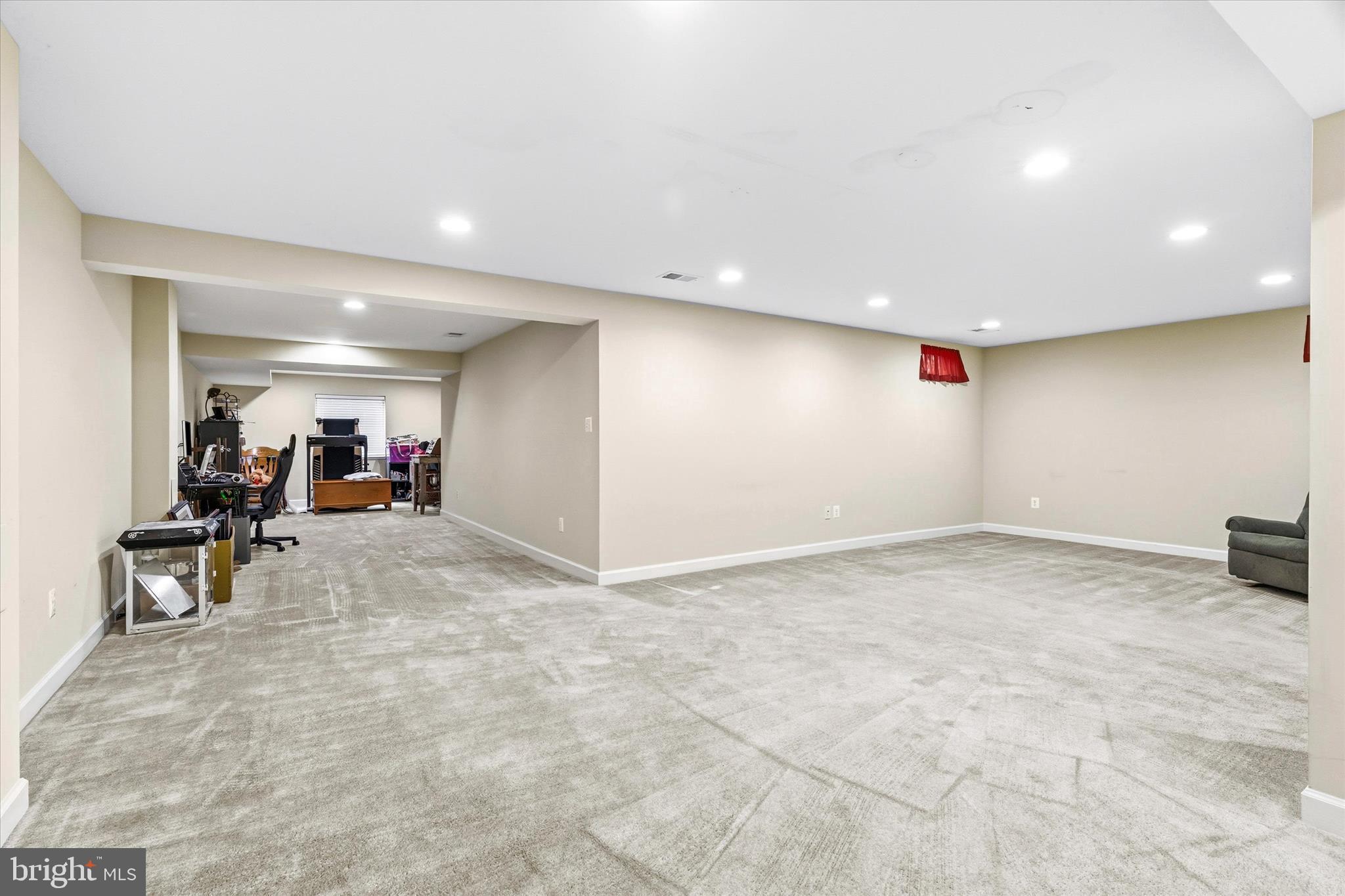 ADAMSTOWN COMMONS - Residential
