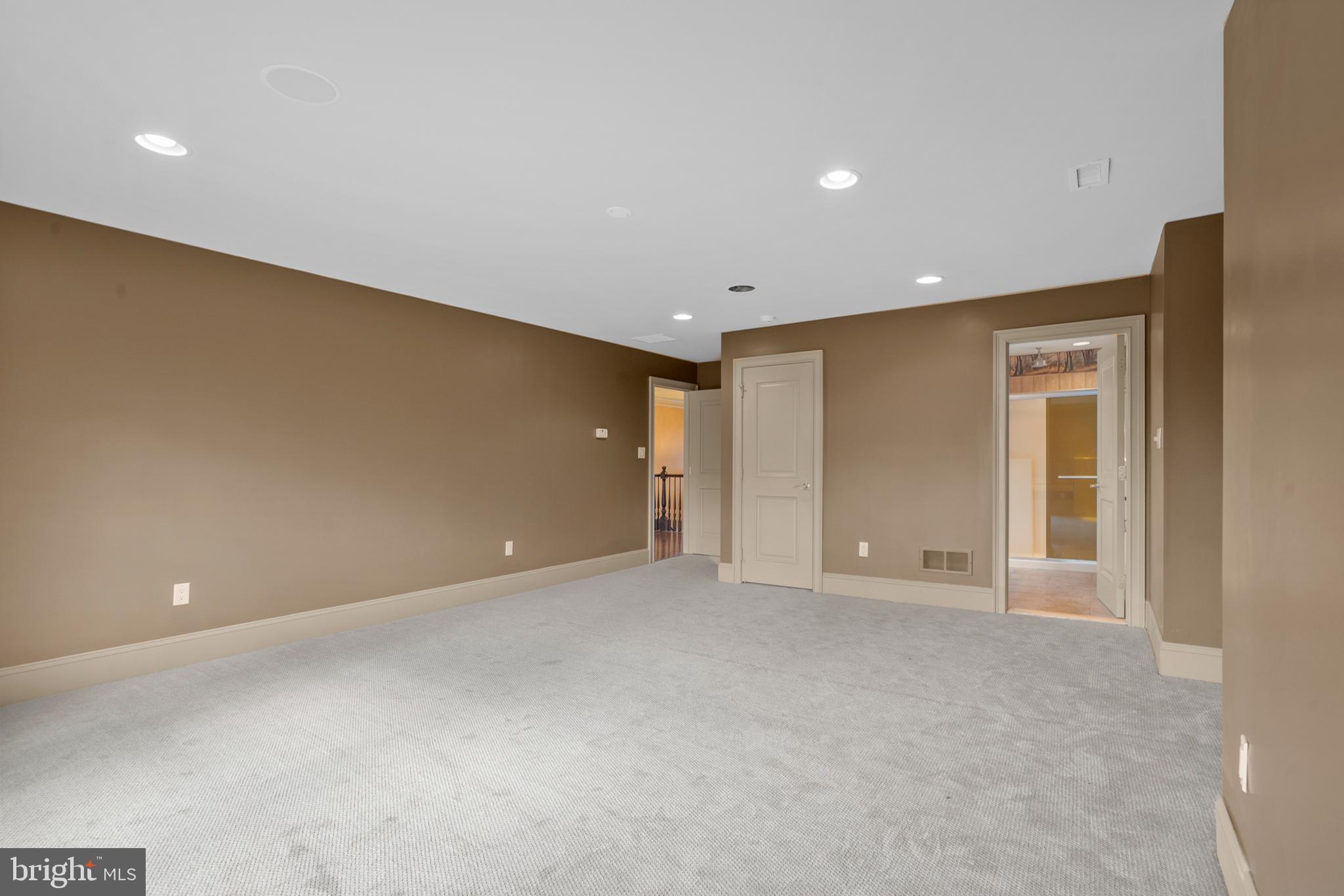 DOYLESTOWN - Residential