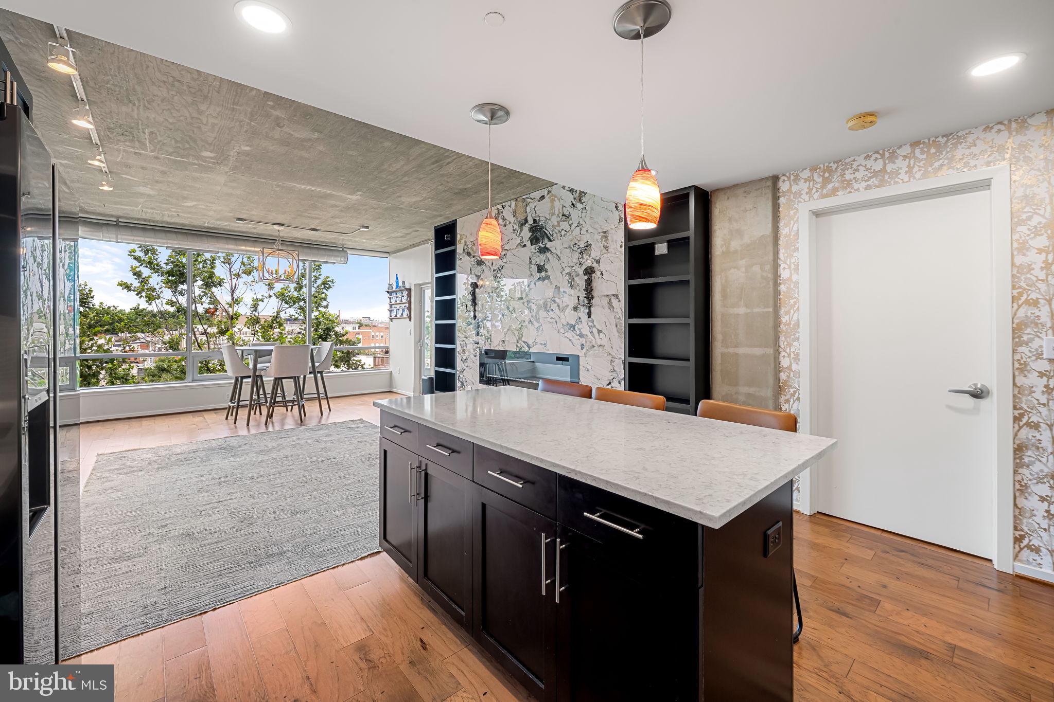LOCUST POINT - Residential
