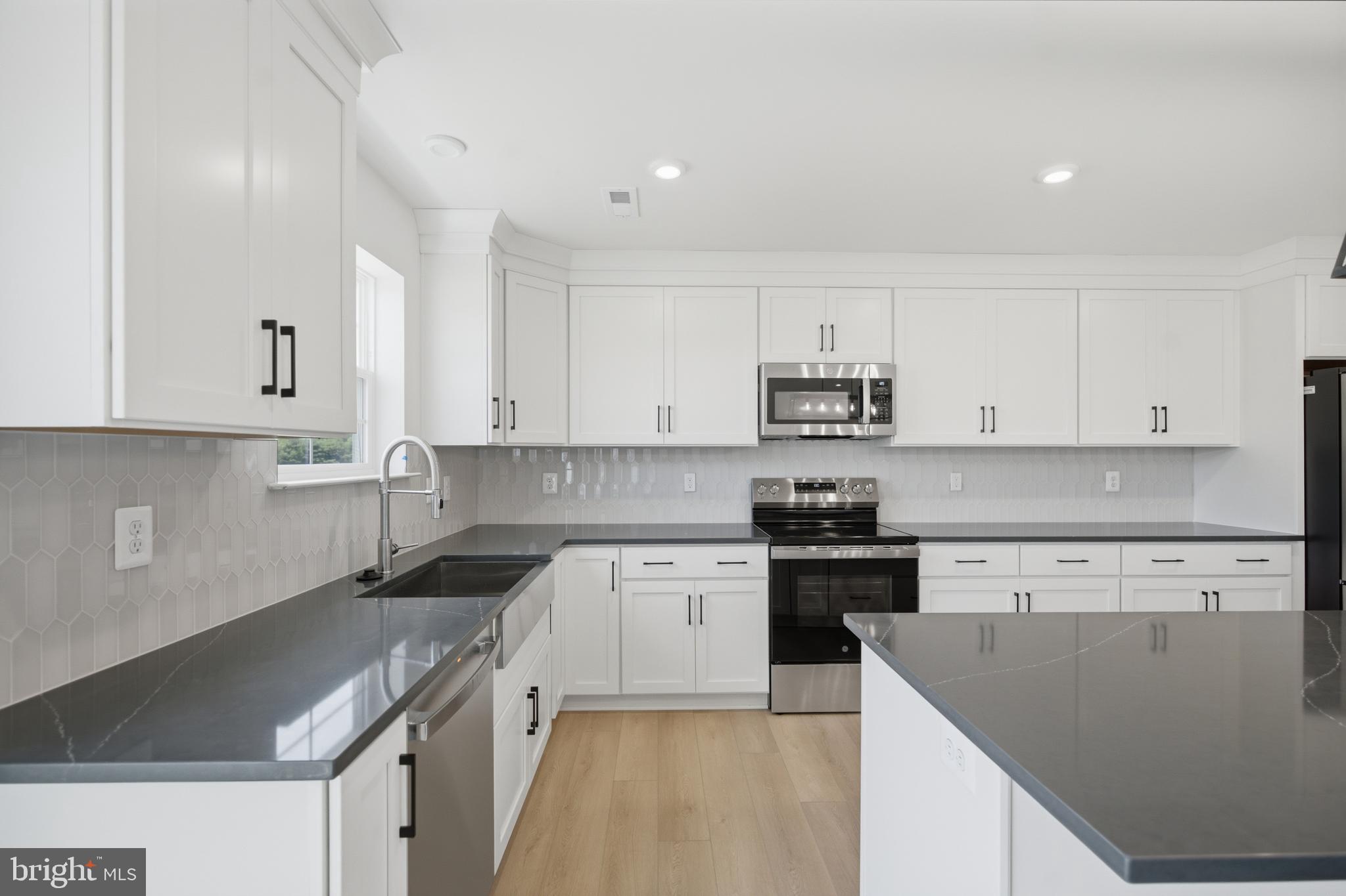 SPRING VIEW FARMS - Residential
