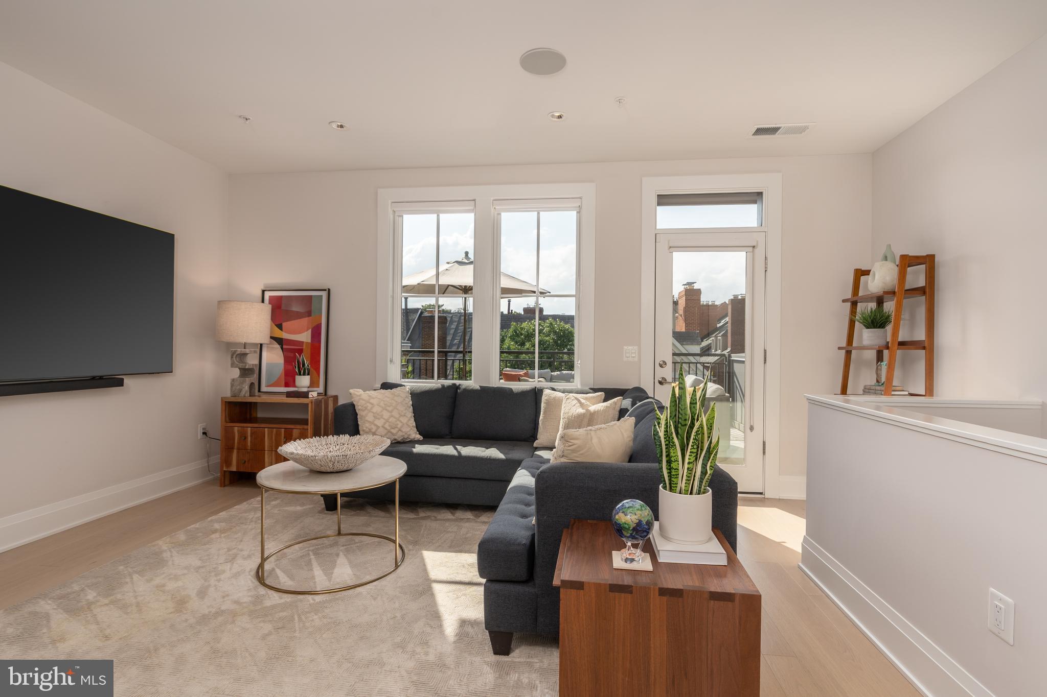 ROBINSON LANDING - Residential