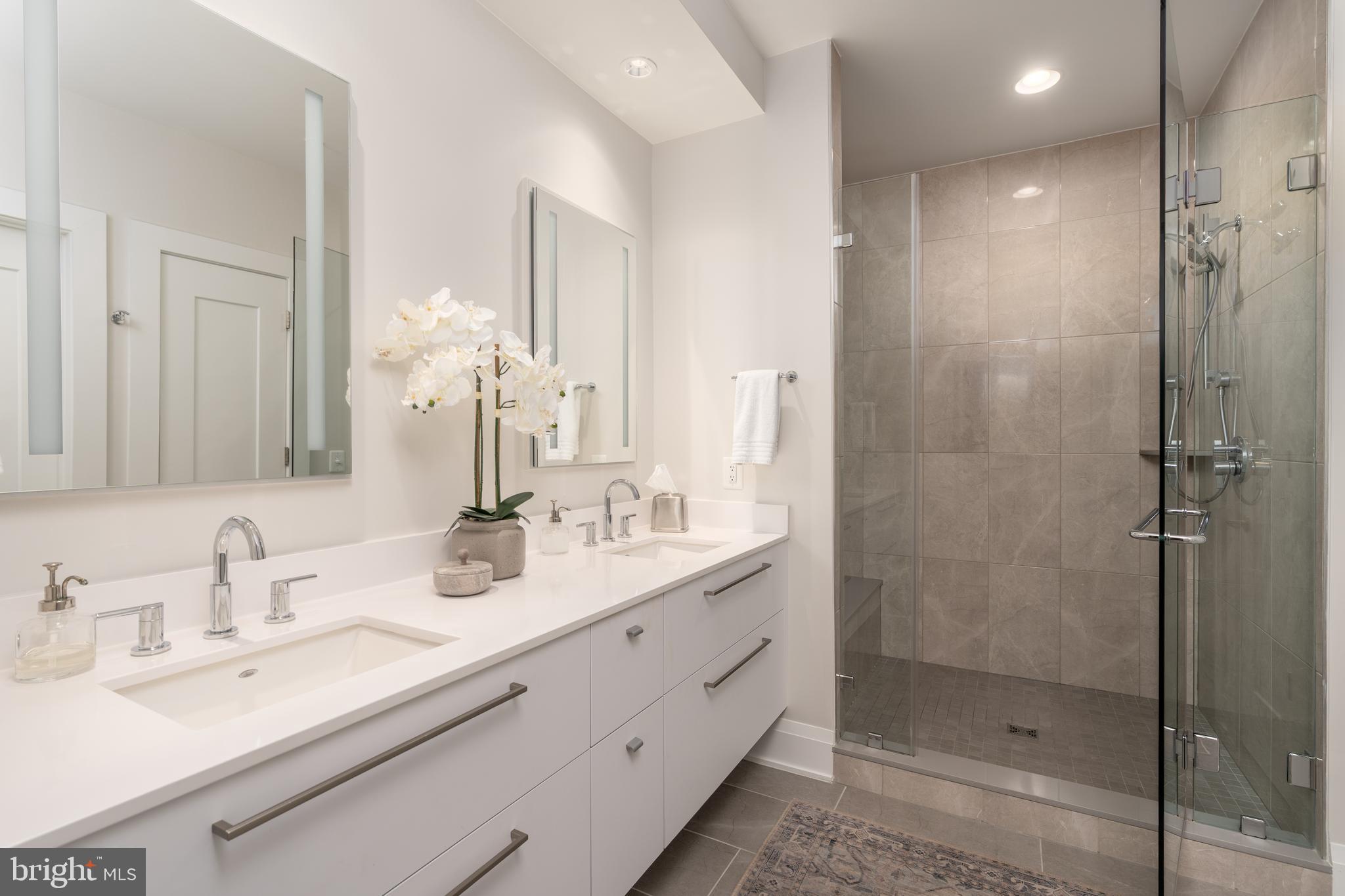 ROBINSON LANDING - Residential
