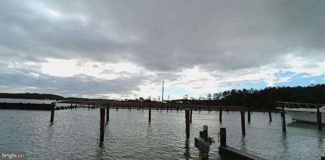 ROSS NECK - Residential