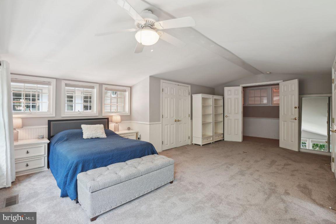 ROCKVILLE TOWN SQUARE - Residential