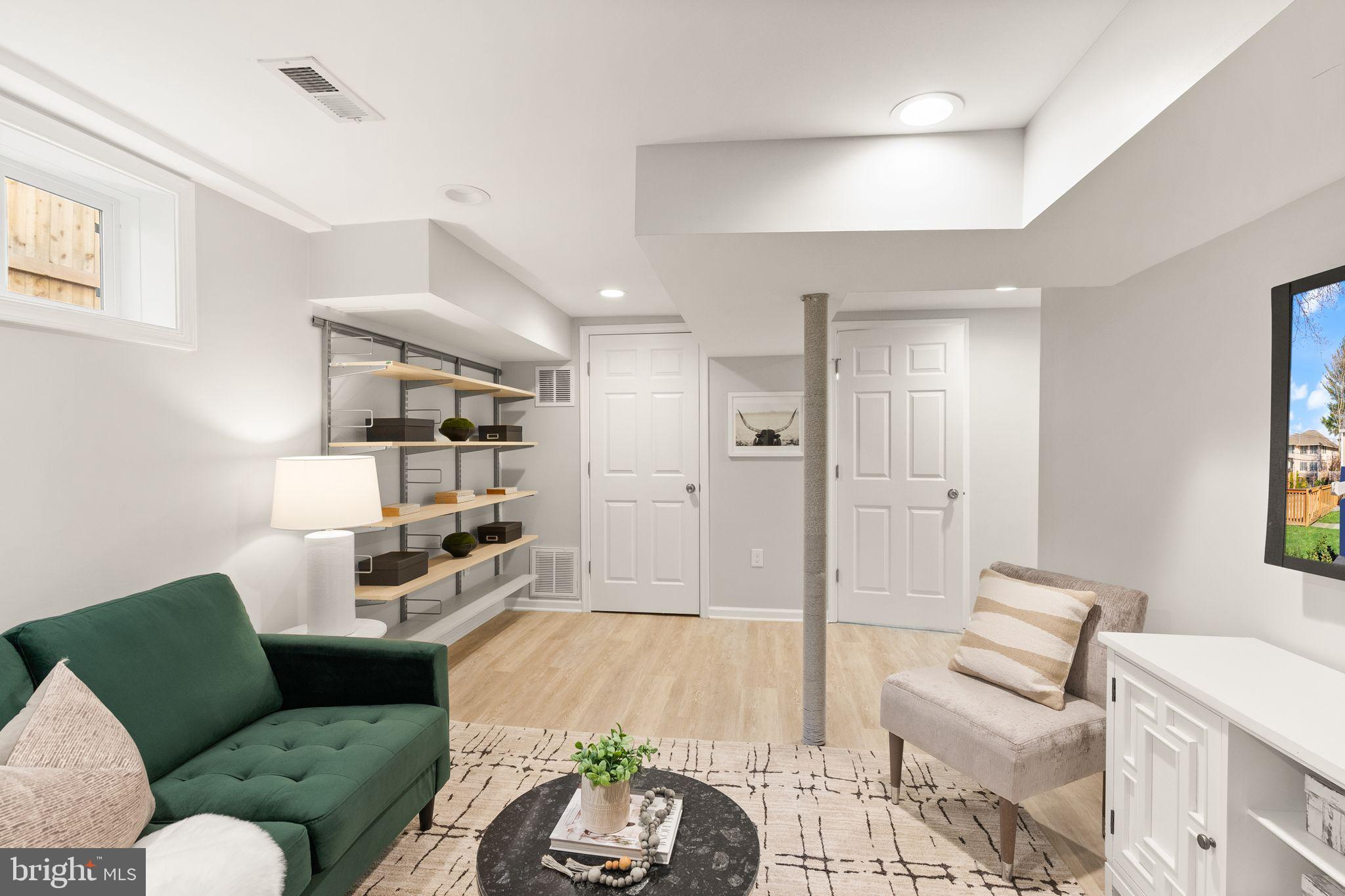 VIRGINIA SQUARE - Residential