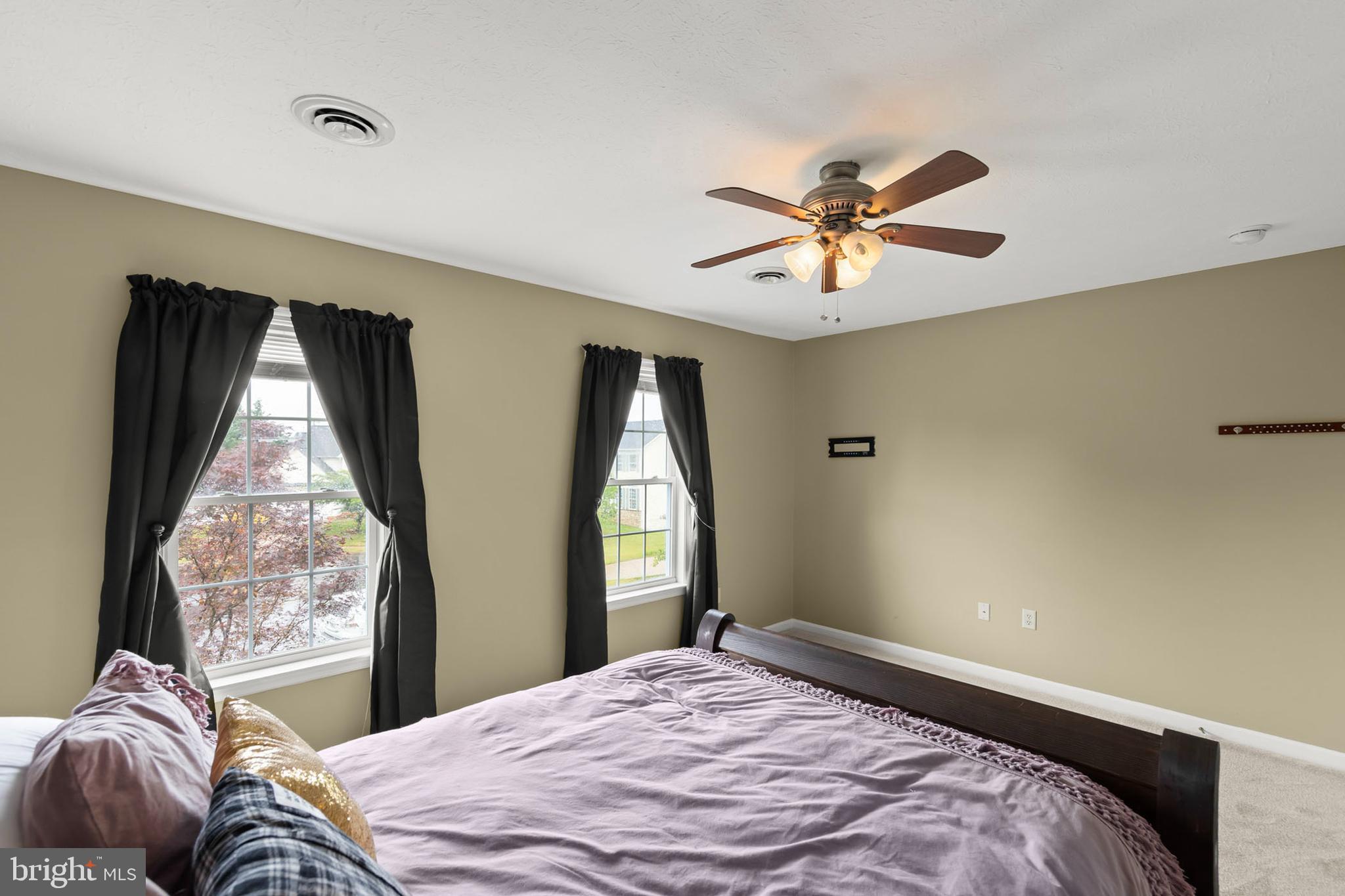 WOODSIDE ESTATES - Residential