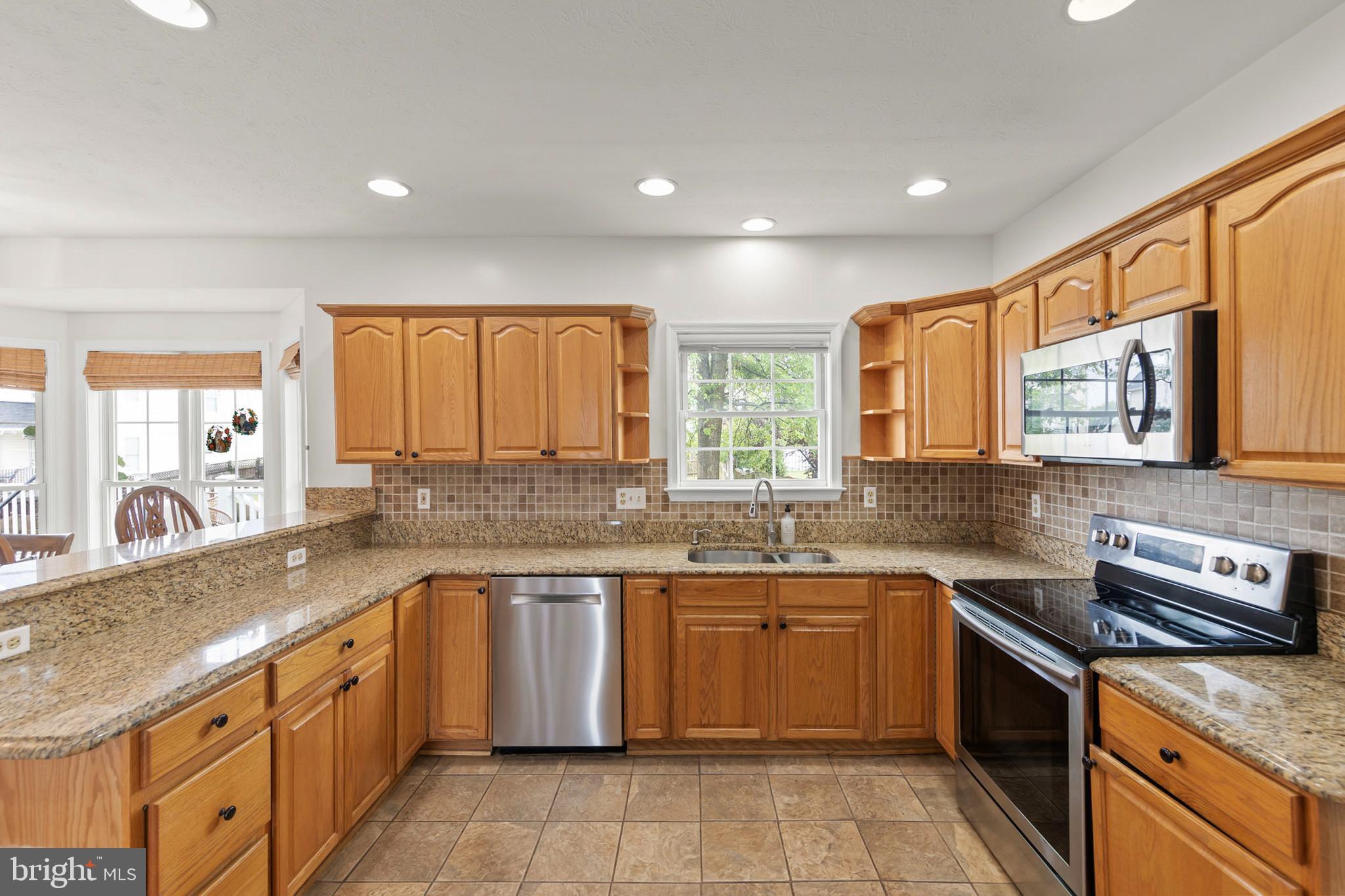 WOODSIDE ESTATES - Residential