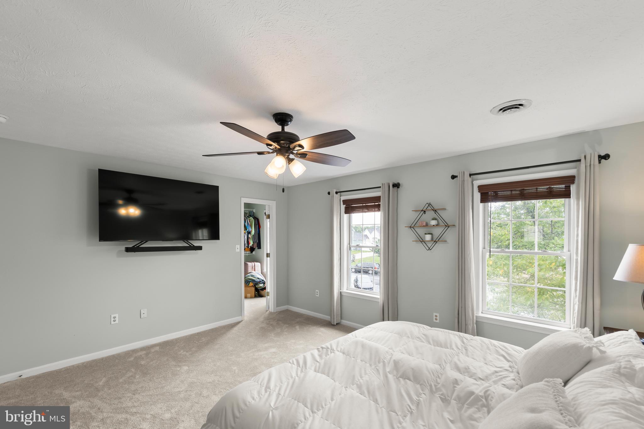 WOODSIDE ESTATES - Residential